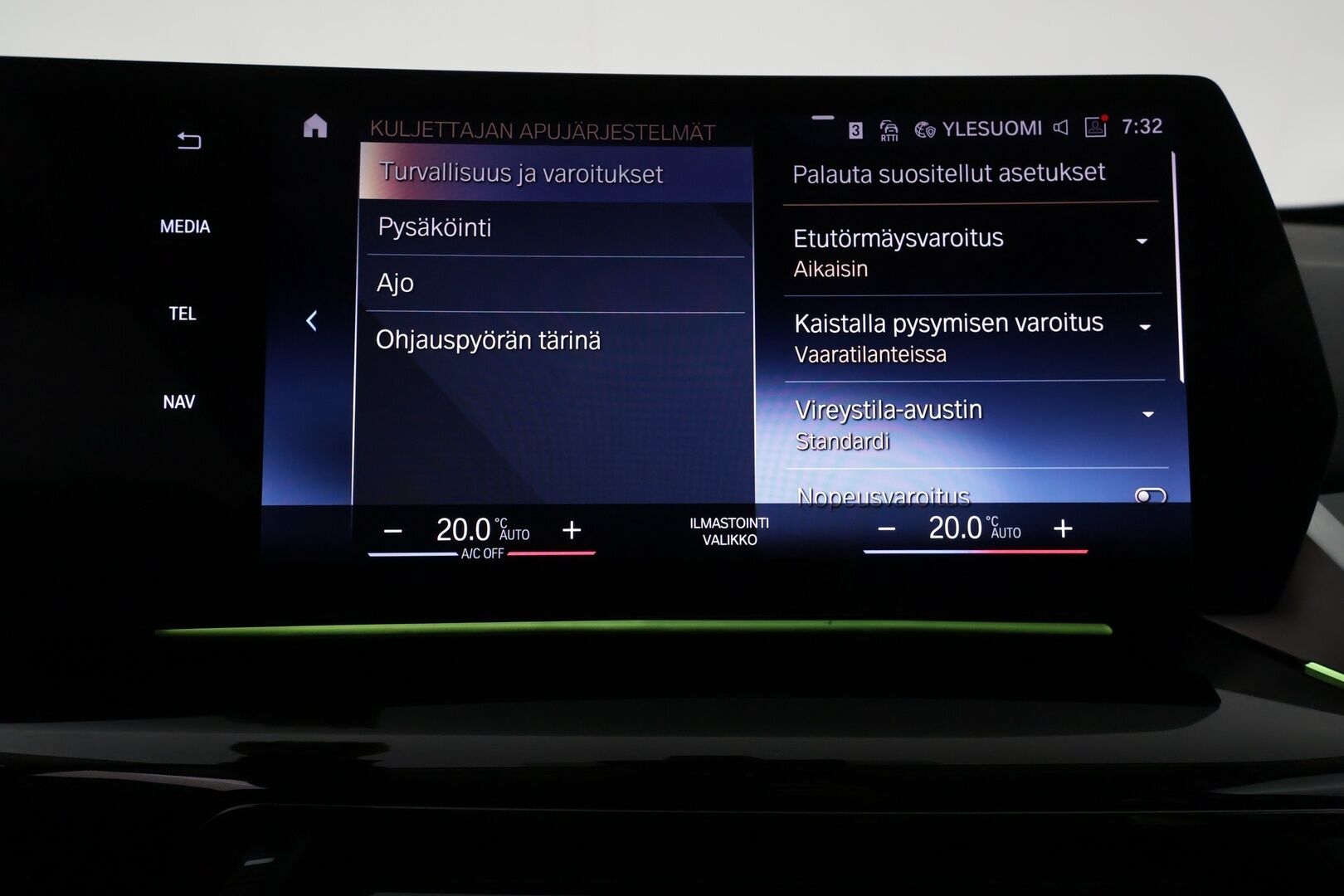 BMW IX1 2023 U11 30 xDrive **Adapt.Vakkari / Widescreen / ComfortAccess / P.kamera / Adapt. LED / Apple&Android** - 3,99 % KORKOTARJOUS TÄHÄN AUTOON - Akku Kuntotarkistettu!