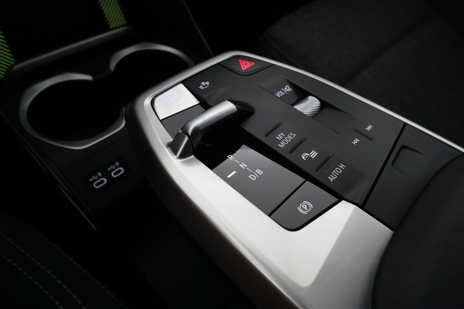 BMW IX1 2023 U11 30 xDrive **Adapt.Vakkari / Widescreen / ComfortAccess / P.kamera / Adapt. LED / Apple&Android** - 3,99 % KORKOTARJOUS TÄHÄN AUTOON - Akku Kuntotarkistettu!