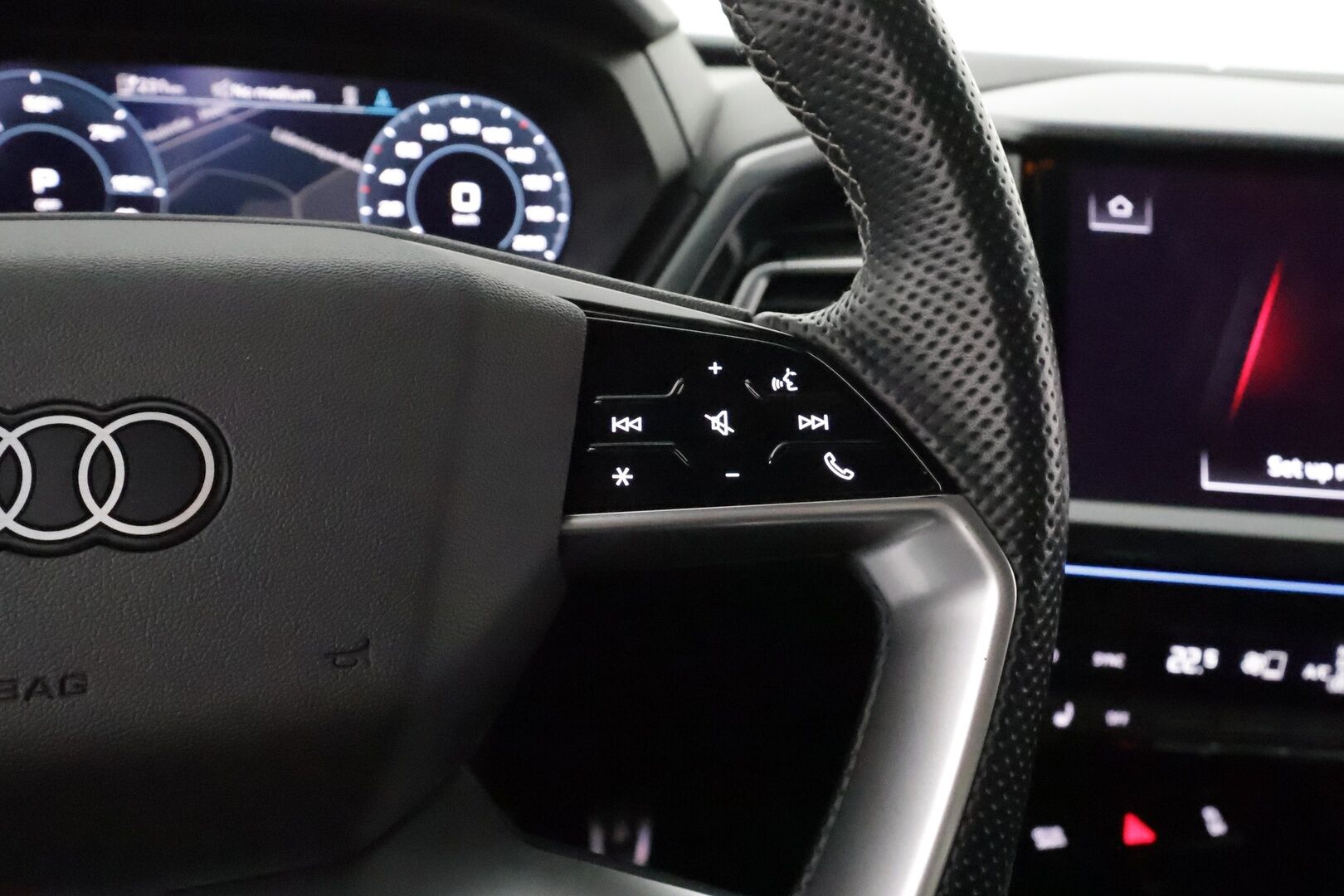 AUDI Q4 E-TRON 2022 40 Sportback S-Line **HUD / Adapt. vakkari / Lämpöpumppu / Matrix / P.kamera / Keyless** - 3,99 % KORKOTARJOUS TÄHÄN AUTOON - 