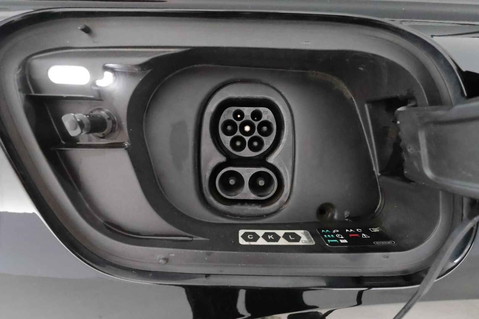 AUDI Q4 E-TRON 2022 40 Sportback S-Line **HUD / Adapt. vakkari / Lämpöpumppu / Matrix / P.kamera / Keyless** - 3,99 % KORKOTARJOUS TÄHÄN AUTOON - 