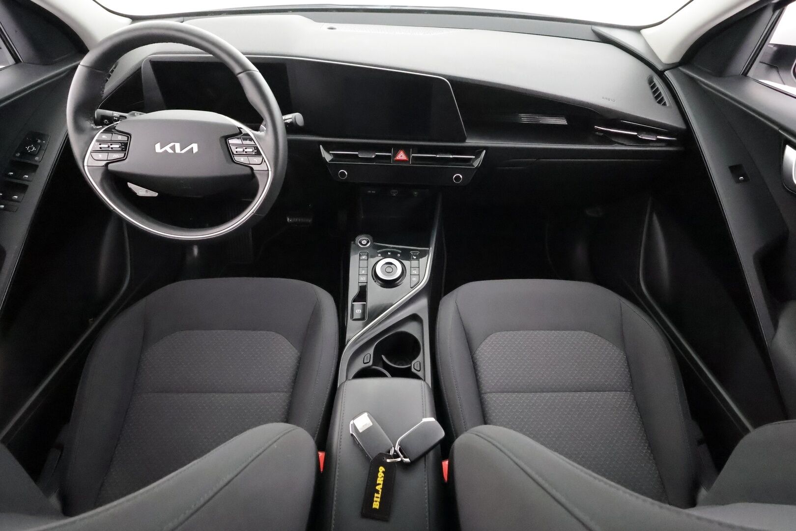 KIA NIRO 2023 LX 64,8 kWh 204 hv - | ACC | Lohko | P.Kamera | LED | Ratinlämmitys | Digimittaristo | Kahdet Renkaat |