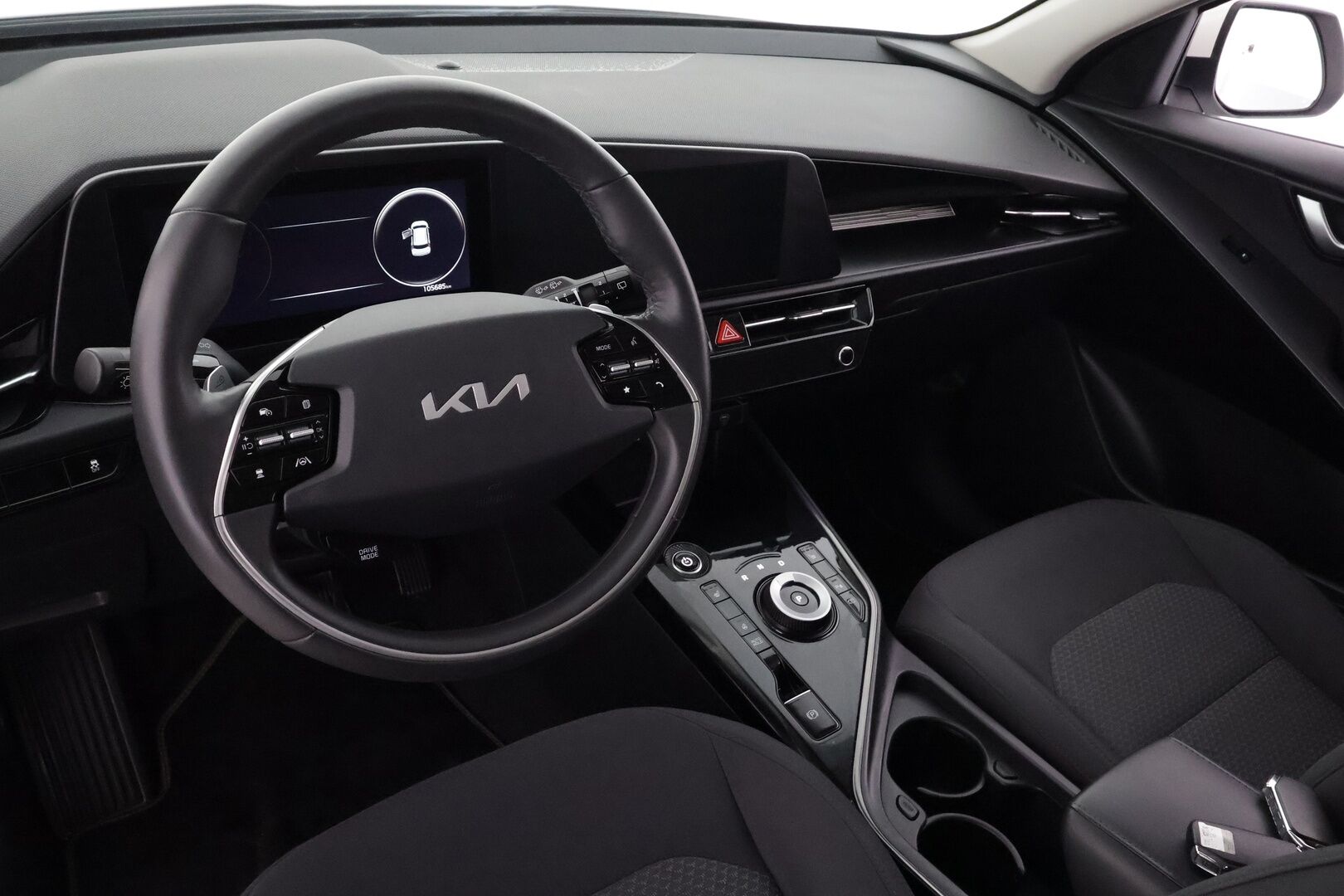 KIA NIRO 2023 LX 64,8 kWh 204 hv - | ACC | Lohko | P.Kamera | LED | Ratinlämmitys | Digimittaristo | Kahdet Renkaat |