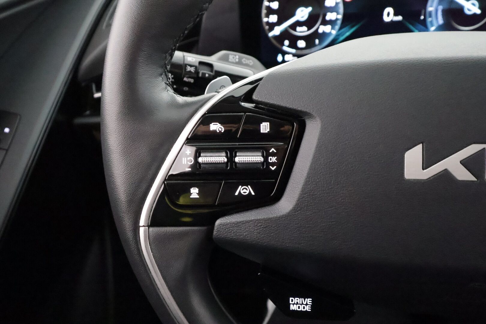 KIA NIRO 2023 LX 64,8 kWh 204 hv - | ACC | Lohko | P.Kamera | LED | Ratinlämmitys | Digimittaristo | Kahdet Renkaat |