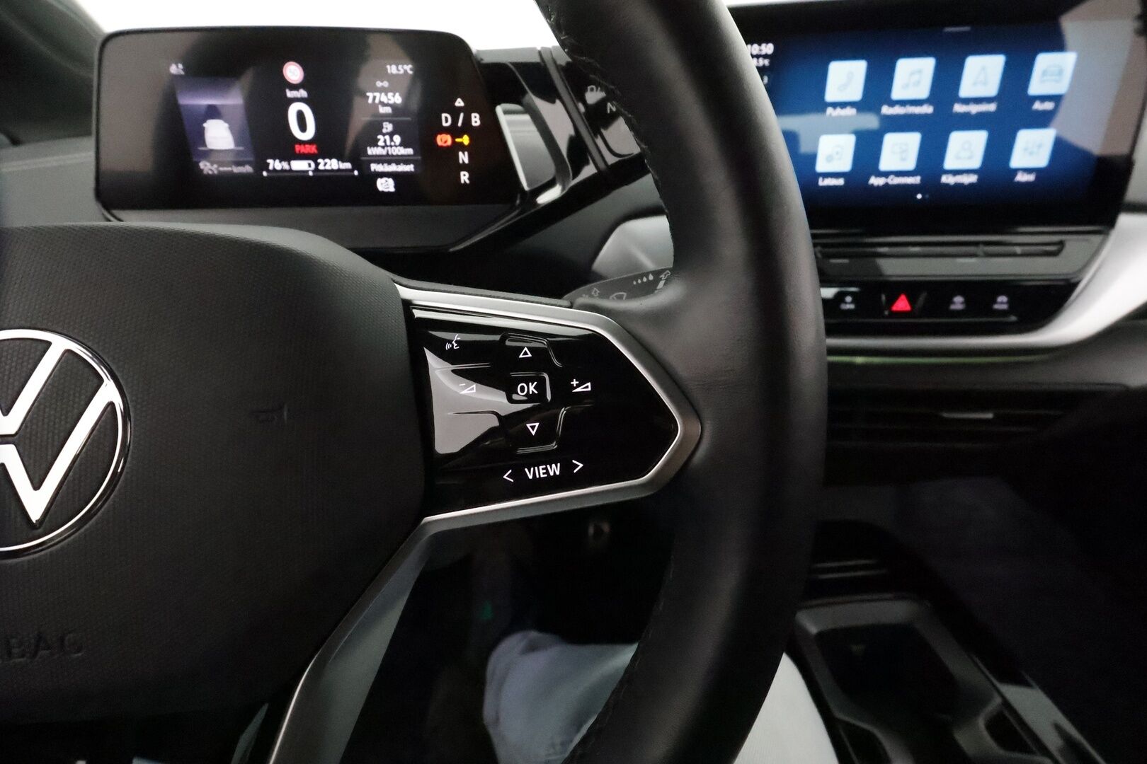 VOLKSWAGEN ID.4 2023 Pro Performance 150 kW **Adapt.vakkari / Travel Assist / Hierovat Muistipenkit / Lämpöpumppu / Koukku / 360 Kamera** - 3,99 % KORKOTARJOUS TÄHÄN AUTOON - 