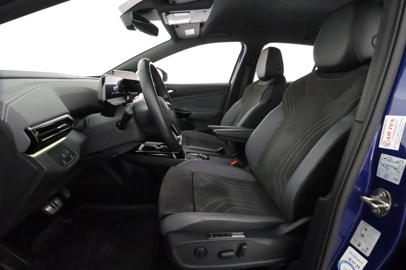 VOLKSWAGEN ID.4 2023 Pro Performance 150 kW **Adapt.vakkari / Travel Assist / Hierovat Muistipenkit / Lämpöpumppu / Koukku / 360 Kamera** - 3,99 % KORKOTARJOUS TÄHÄN AUTOON - 