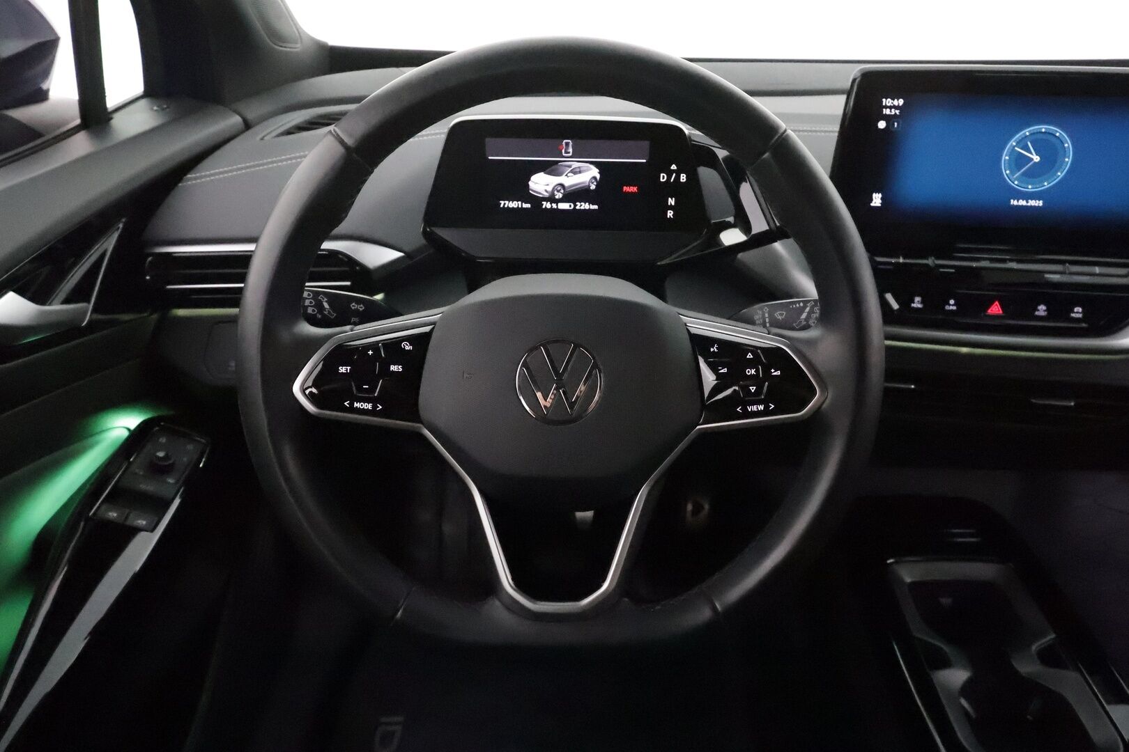 VOLKSWAGEN ID.4 2023 Pro Performance 150 kW **Adapt.vakkari / Travel Assist / Hierovat Muistipenkit / Lämpöpumppu / Koukku / 360 Kamera** - 3,99 % KORKOTARJOUS TÄHÄN AUTOON - 