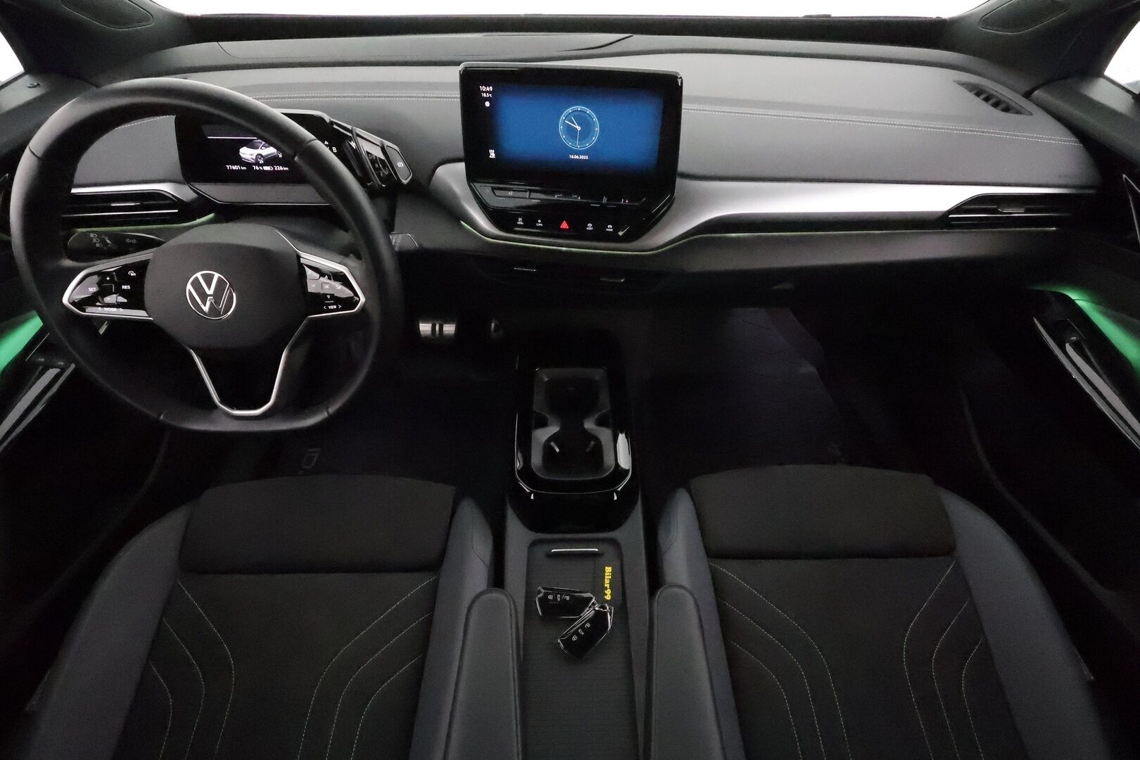VOLKSWAGEN ID.4 2023 Pro Performance 150 kW **Adapt.vakkari / Travel Assist / Hierovat Muistipenkit / Lämpöpumppu / Koukku / 360 Kamera** - 3,99 % KORKOTARJOUS TÄHÄN AUTOON - 