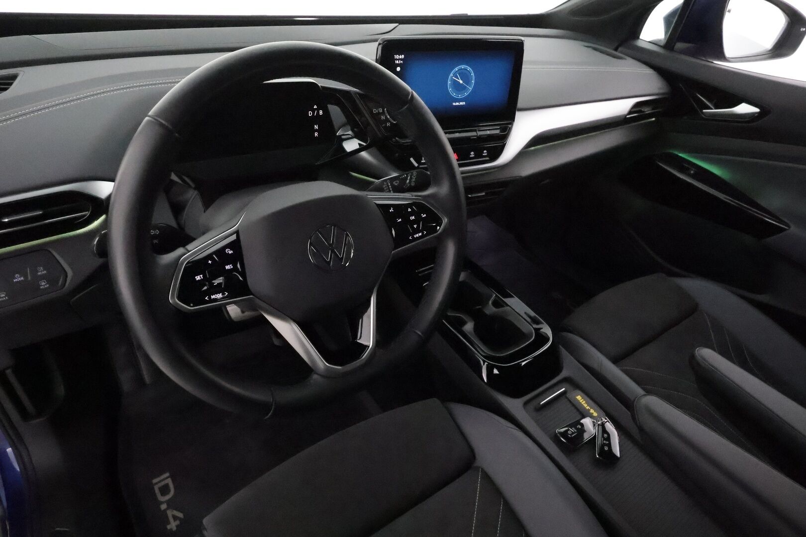 VOLKSWAGEN ID.4 2023 Pro Performance 150 kW **Adapt.vakkari / Travel Assist / Hierovat Muistipenkit / Lämpöpumppu / Koukku / 360 Kamera** - 3,99 % KORKOTARJOUS TÄHÄN AUTOON - 