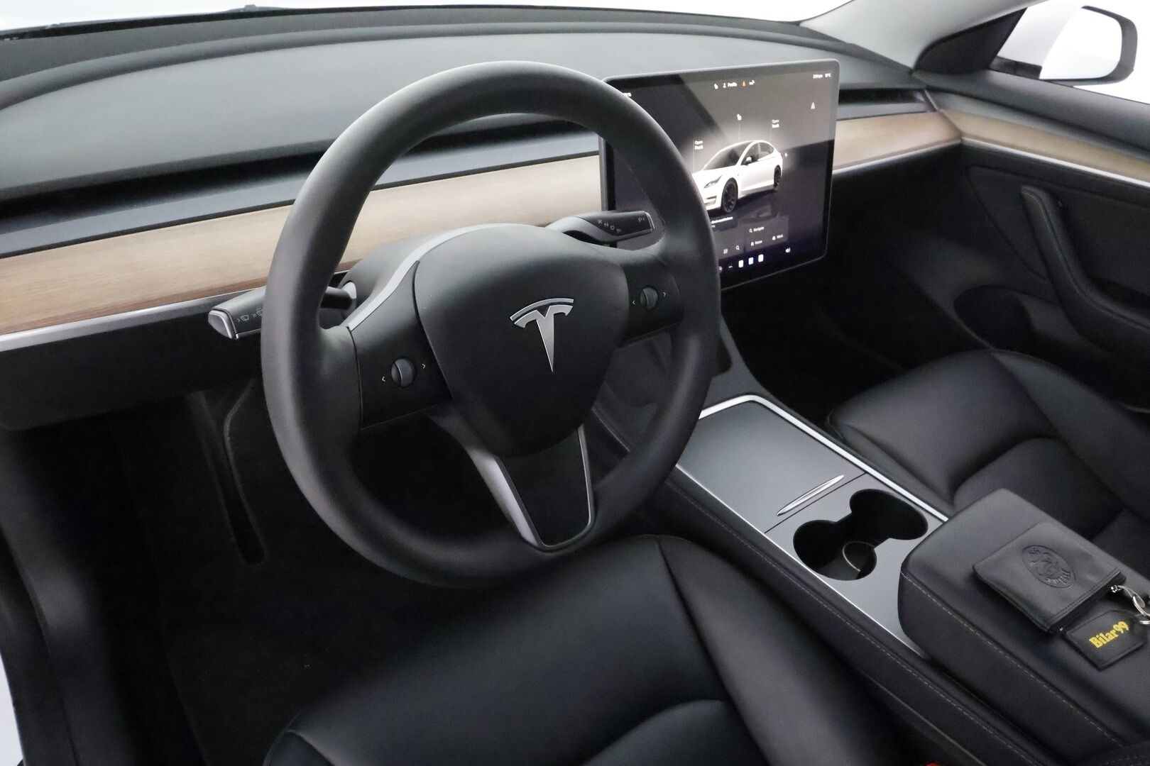 TESLA MODEL 3 2022 Performance **Lämpöpumppu / AMD Ryzen / Matrix LED / Autopilot / Lasikatto / P.kamera / PremiumAudio** - 3,99 % KORKOTARJOUS TÄHÄN AUTOON - 