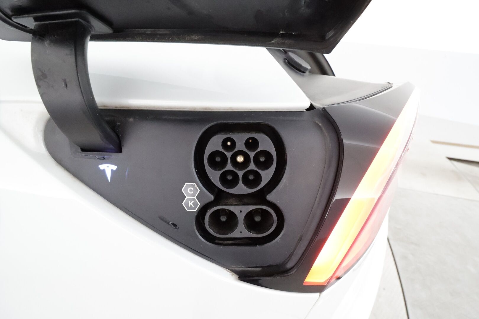 TESLA MODEL 3 2022 Performance **Lämpöpumppu / AMD Ryzen / Matrix LED / Autopilot / Lasikatto / P.kamera / PremiumAudio** - 3,99 % KORKOTARJOUS TÄHÄN AUTOON - 