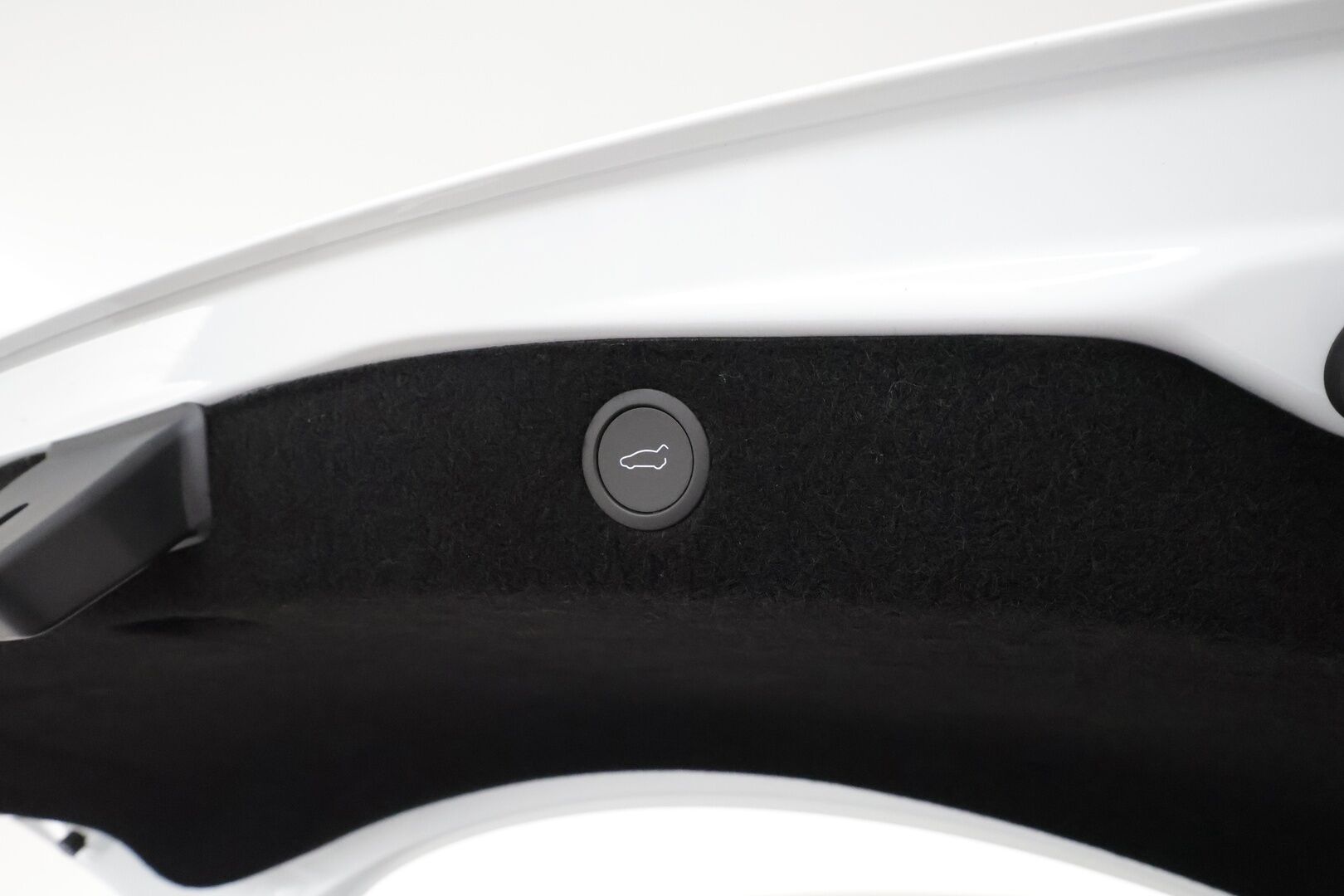 TESLA MODEL 3 2024 Highland Long Range **Ilmastoidut penkit / Lämpöpumppu / Matrix LED / Autopilot / Lasikatto / P.kamera** - 3,99 % KORKOTARJOUS TÄHÄN AUTOON - Ambient valot / Koti- ja kauppakeskus laturit