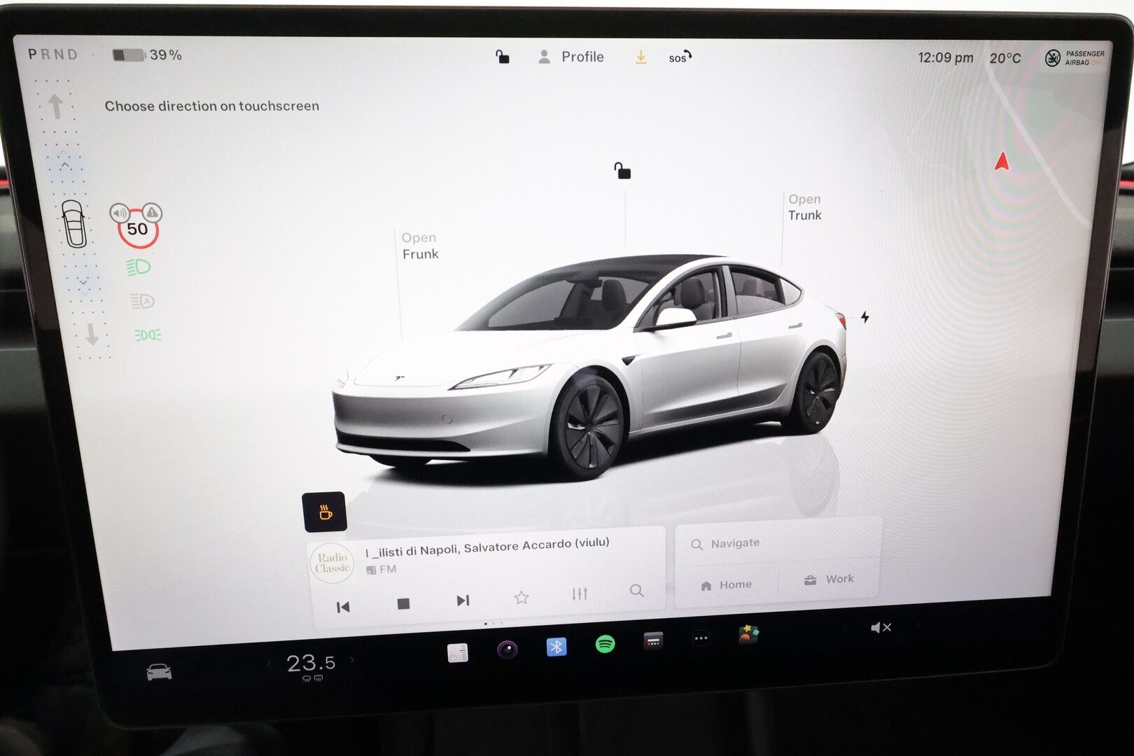 TESLA MODEL 3 2024 Highland Long Range **Ilmastoidut penkit / Lämpöpumppu / Matrix LED / Autopilot / Lasikatto / P.kamera** - 3,99 % KORKOTARJOUS TÄHÄN AUTOON - Ambient valot / Koti- ja kauppakeskus laturit