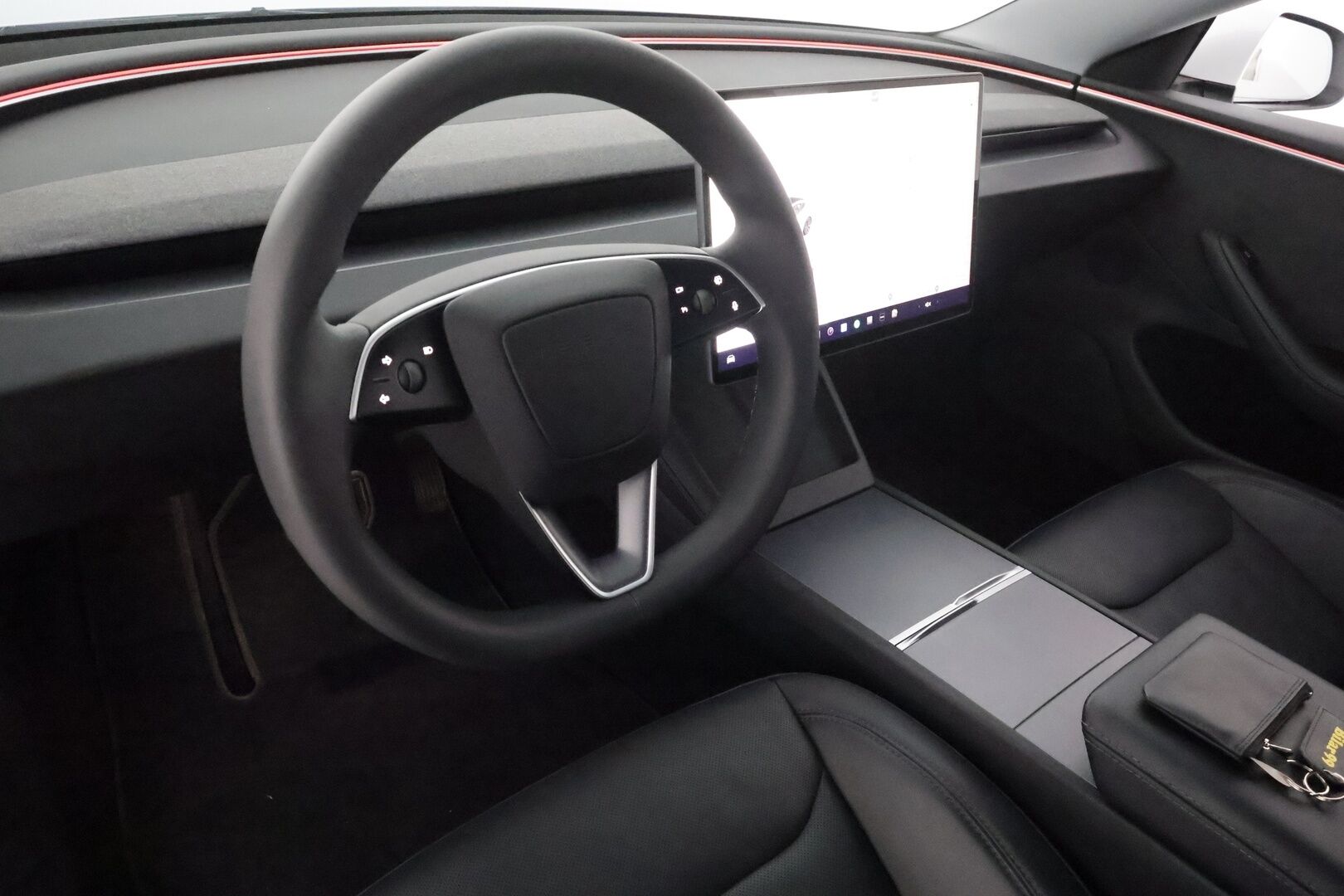 TESLA MODEL 3 2024 Highland Long Range **Ilmastoidut penkit / Lämpöpumppu / Matrix LED / Autopilot / Lasikatto / P.kamera** - 3,99 % KORKOTARJOUS TÄHÄN AUTOON - Ambient valot / Koti- ja kauppakeskus laturit