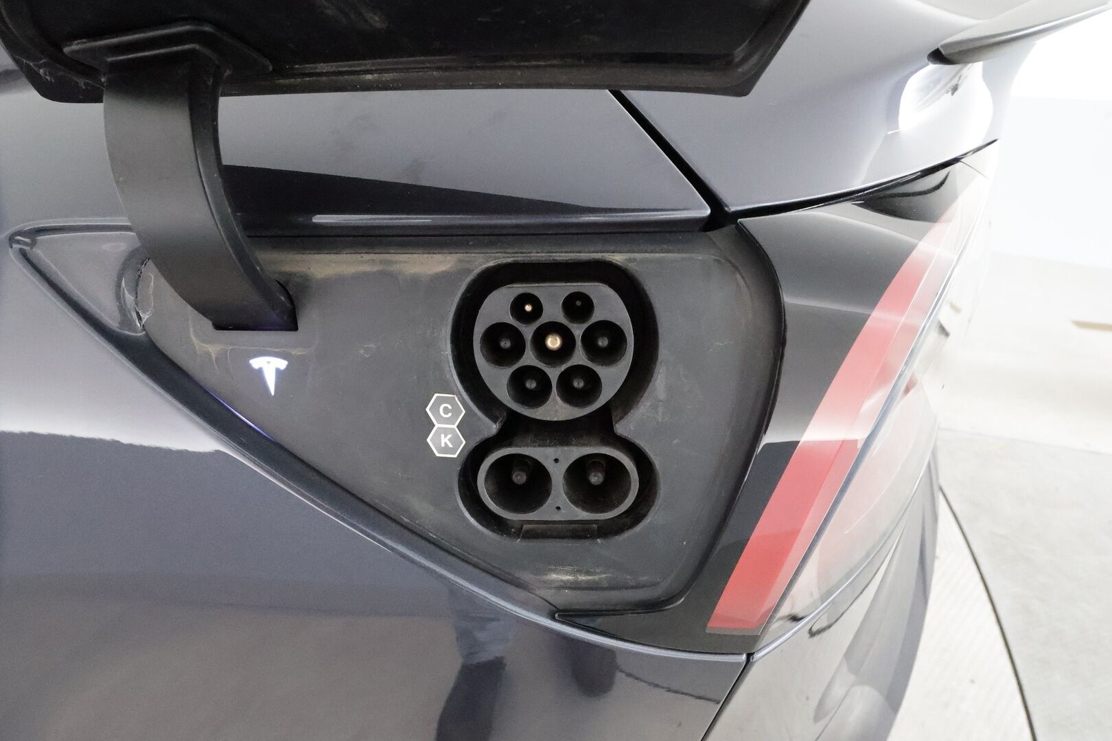 TESLA MODEL 3 2022 Performance **Lämpöpumppu / Matrix LED / AMD Ryzen / Autopilot / Lasikatto / Premium Audio / P.kamera** - 3,99 % KORKOTARJOUS TÄHÄN AUTOON - 