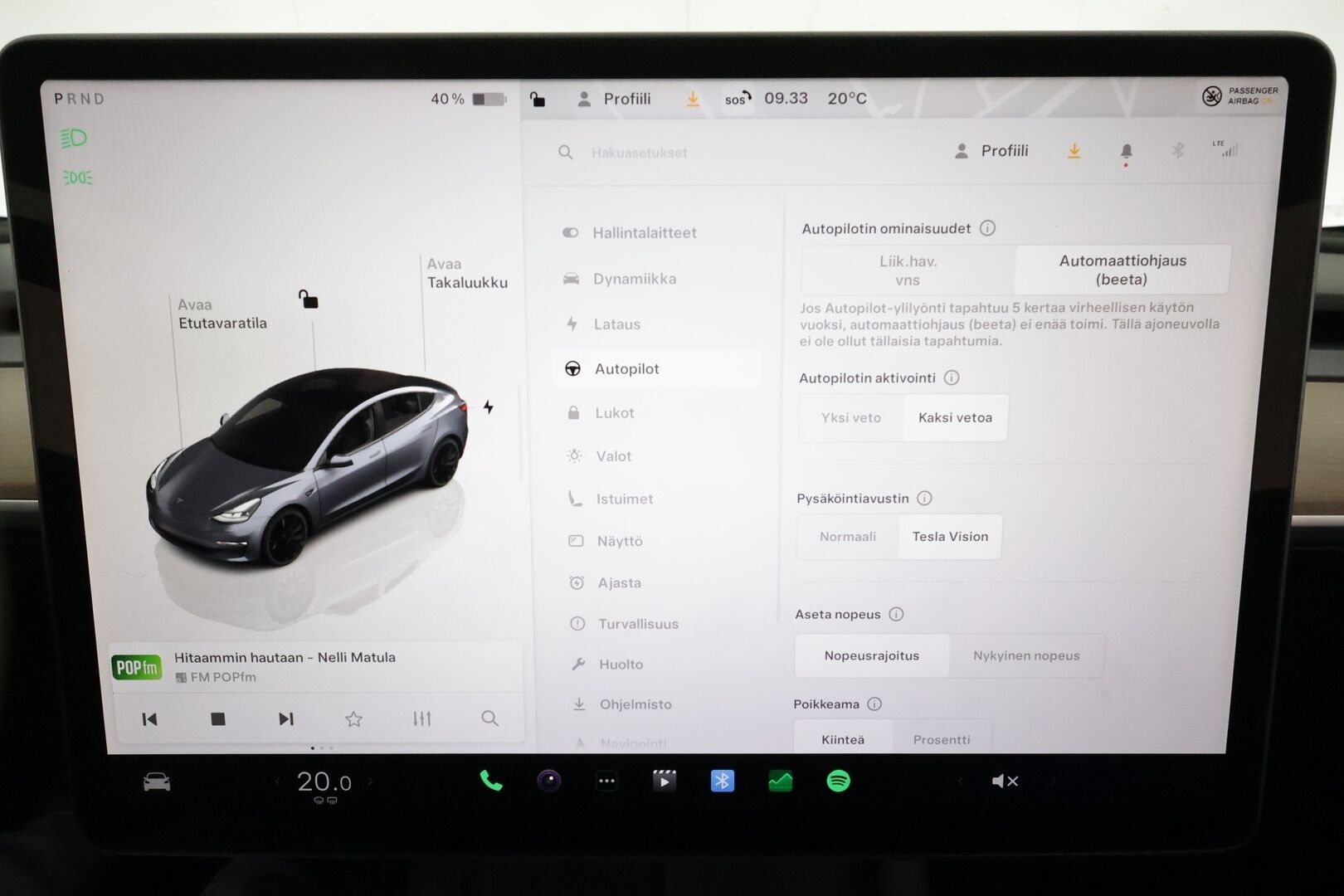 TESLA MODEL 3 2022 Performance **Lämpöpumppu / Matrix LED / AMD Ryzen / Autopilot / Lasikatto / Premium Audio / P.kamera** - 3,99 % KORKOTARJOUS TÄHÄN AUTOON - 
