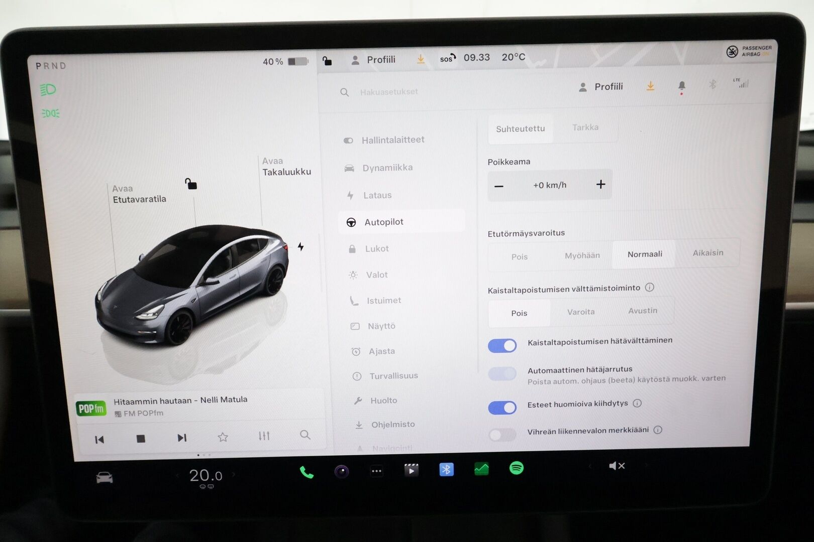 TESLA MODEL 3 2022 Performance **Lämpöpumppu / Matrix LED / AMD Ryzen / Autopilot / Lasikatto / Premium Audio / P.kamera** - 3,99 % KORKOTARJOUS TÄHÄN AUTOON - 