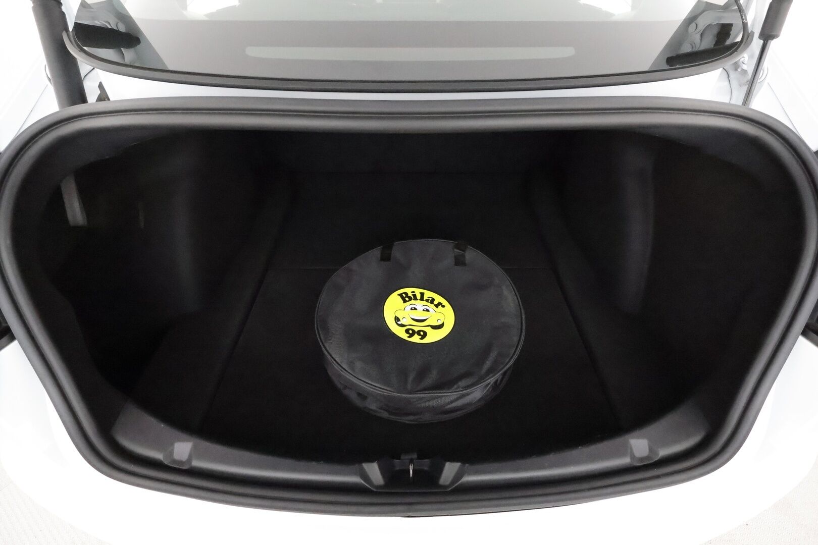 TESLA MODEL 3 2022 Performance **Lämpöpumppu / Matrix LED / AMD Ryzen / Autopilot / Lasikatto / Premium Audio / P.kamera** - 3,99 % KORKOTARJOUS TÄHÄN AUTOON - 