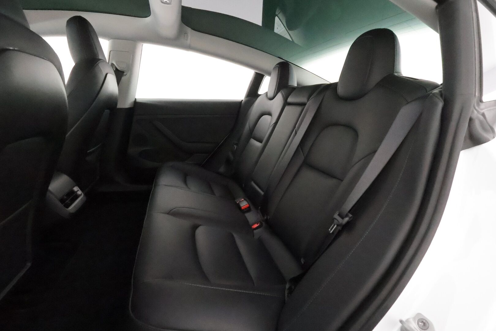 TESLA MODEL 3 2022 Performance **Lämpöpumppu / Matrix LED / AMD Ryzen / Autopilot / Lasikatto / Premium Audio / P.kamera** - 3,99 % KORKOTARJOUS TÄHÄN AUTOON - 