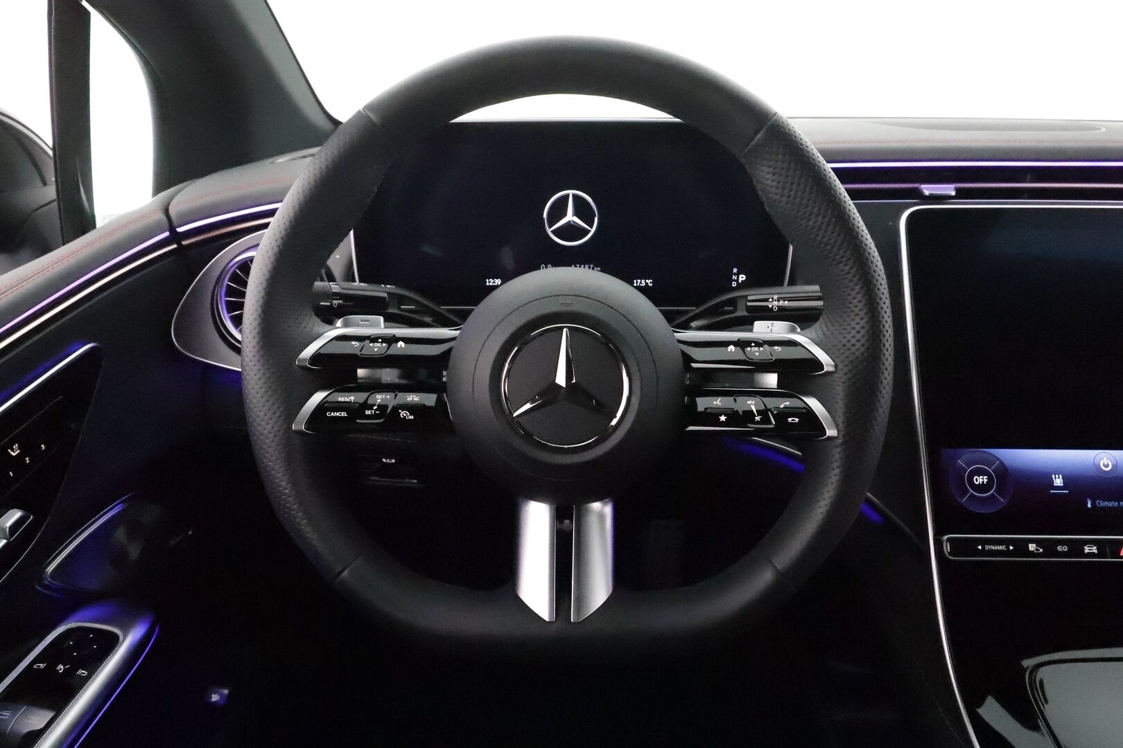 MERCEDES-BENZ EQE 2024 300 AMG **Distronic+ / Burmester / Digital Light / Koukku / Muistipenkit / Keyless / 360 Kamera / Apple&Android** - 2,99 % KORKOTARJOUS TÄHÄN AUTOON - 