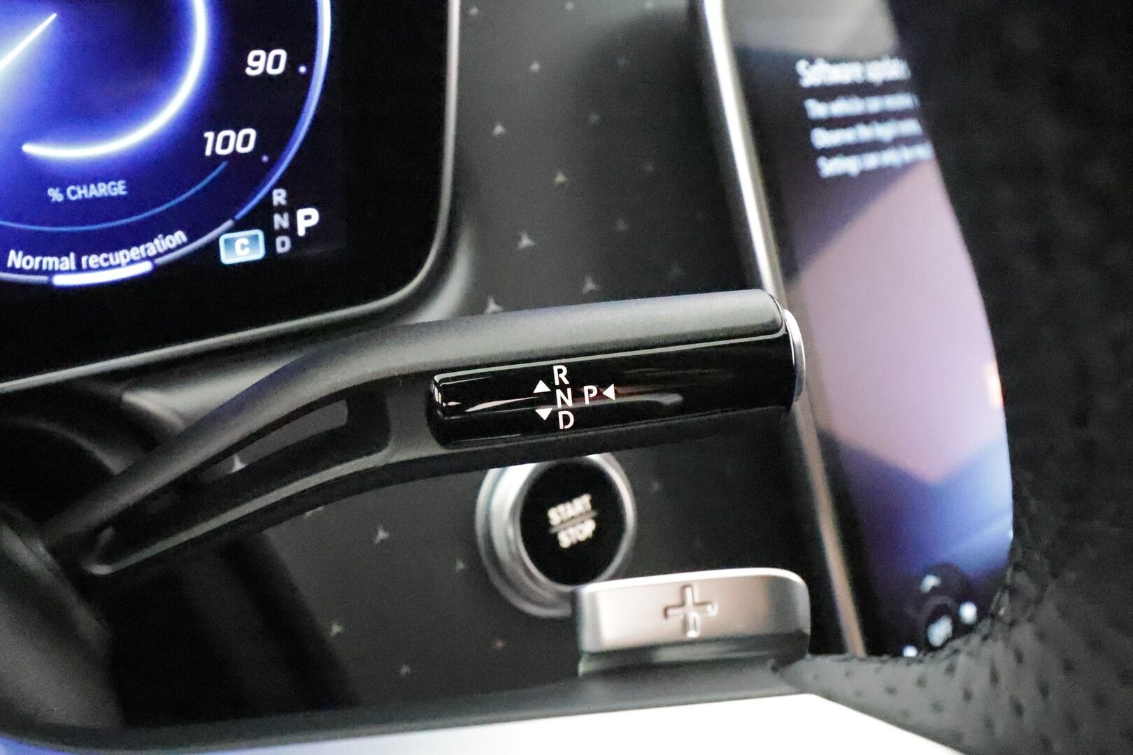 MERCEDES-BENZ EQE 2024 300 AMG **Distronic+ / Burmester / Digital Light / Koukku / Muistipenkit / Keyless / 360 Kamera / Apple&Android** - 2,99 % KORKOTARJOUS TÄHÄN AUTOON - 