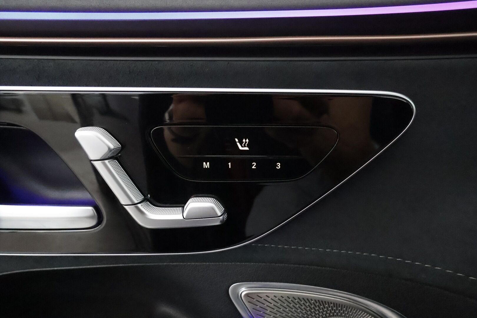 MERCEDES-BENZ EQE 2024 300 AMG **Distronic+ / Burmester / Digital Light / Koukku / Muistipenkit / Keyless / 360 Kamera / Apple&Android** - 2,99 % KORKOTARJOUS TÄHÄN AUTOON - 