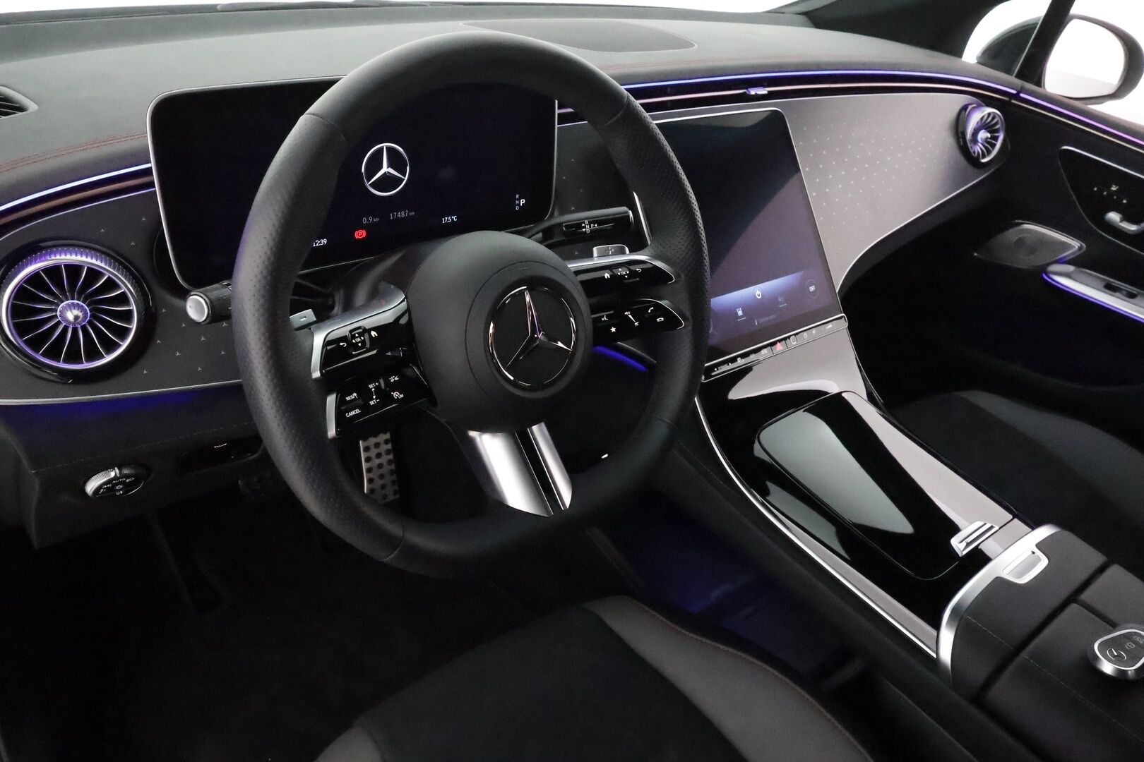 MERCEDES-BENZ EQE 2024 300 AMG **Distronic+ / Burmester / Digital Light / Koukku / Muistipenkit / Keyless / 360 Kamera / Apple&Android** - 2,99 % KORKOTARJOUS TÄHÄN AUTOON - 