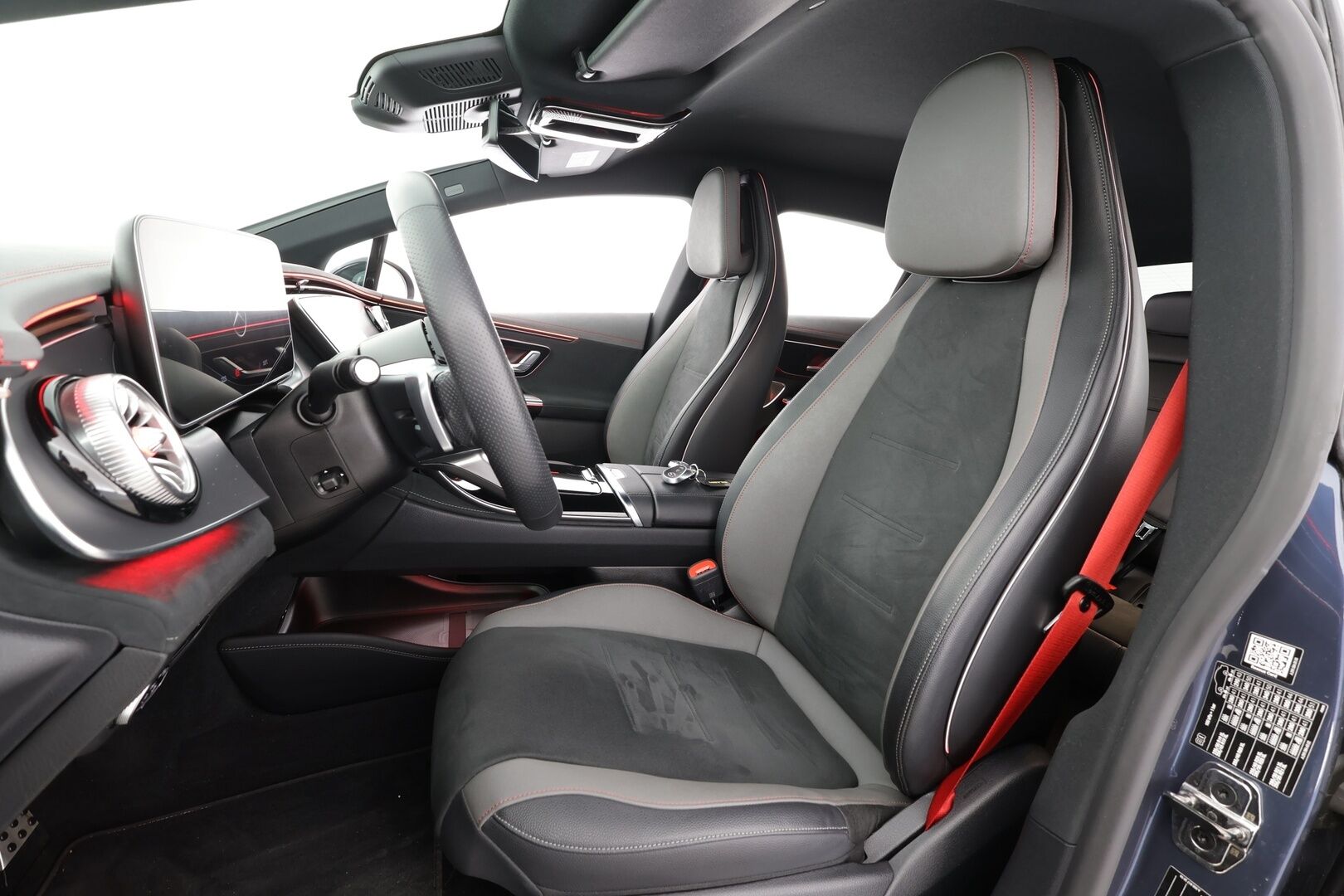 MERCEDES-BENZ EQE 2024 300 AMG * Distronic+ / ILP / Digital-LED / Koukku / Muistipenkit / Burmester / 360-Kamera / 4-Alueinen ilmastointi * - Koti & Kauppalaturi / Akku kuntotarkastettu / SoH 96.3% 