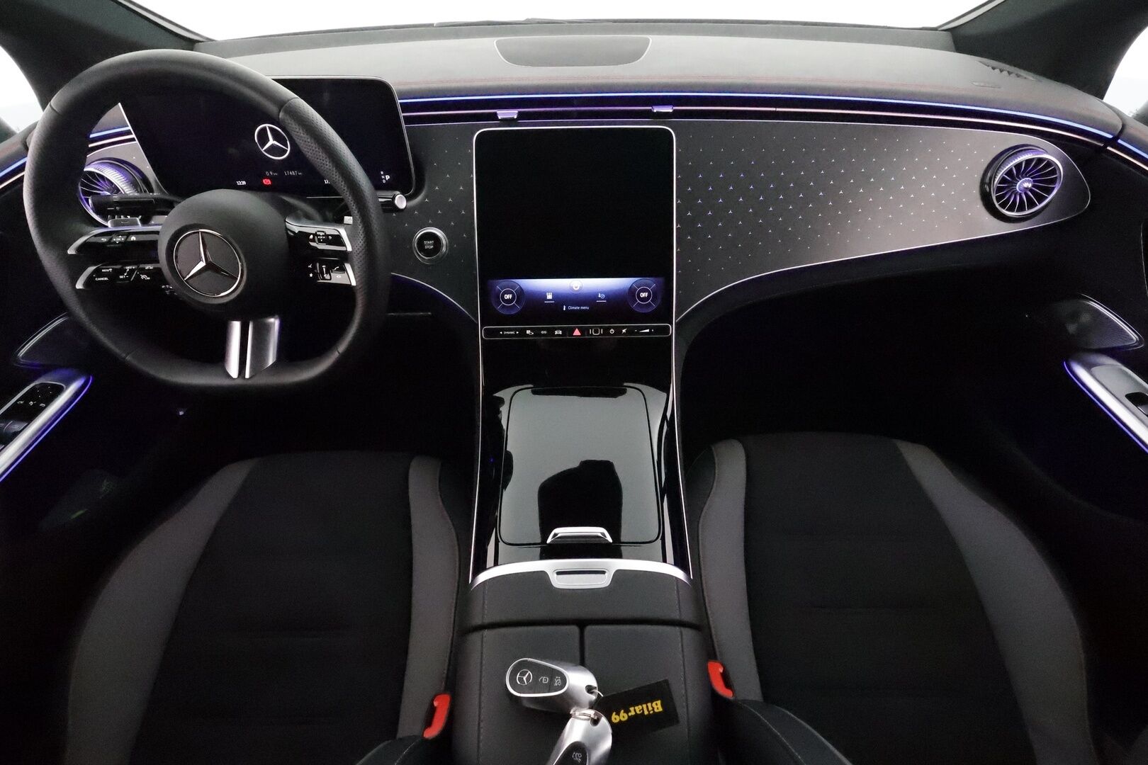MERCEDES-BENZ EQE 2024 300 AMG **Distronic+ / Burmester / Digital Light / Koukku / Muistipenkit / Keyless / 360 Kamera / Apple&Android** - 2,99 % KORKOTARJOUS TÄHÄN AUTOON - 