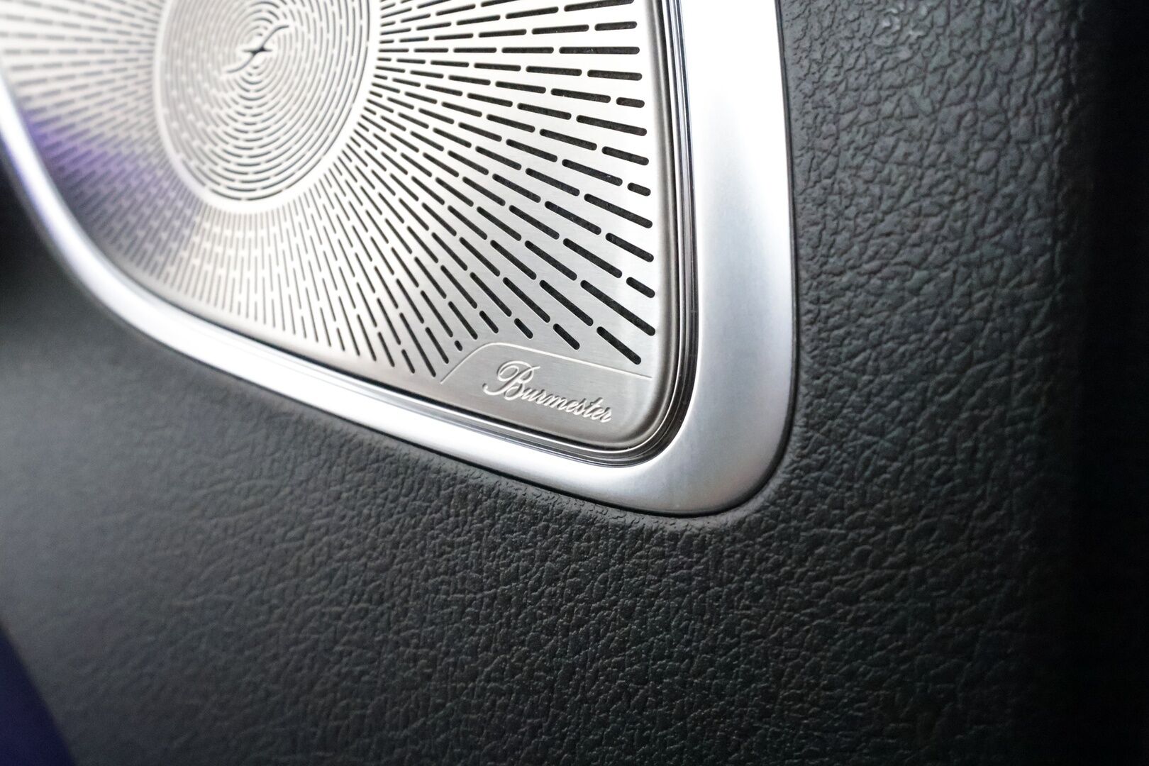 MERCEDES-BENZ EQE 2024 300 AMG **Distronic+ / Burmester / Digital Light / Koukku / Muistipenkit / Keyless / 360 Kamera / Apple&Android** - 2,99 % KORKOTARJOUS TÄHÄN AUTOON - 