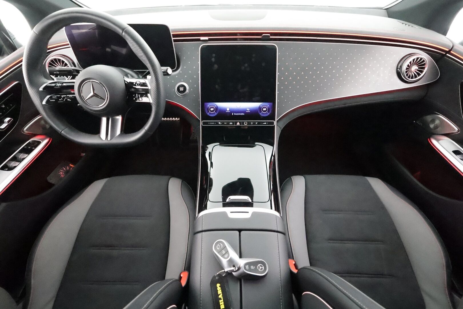MERCEDES-BENZ EQE 2024 300 AMG * Distronic+ / ILP / Digital-LED / Koukku / Muistipenkit / Burmester / 360-Kamera / 4-Alueinen ilmastointi * - Koti & Kauppalaturi / Akku kuntotarkastettu / SoH 96.3% 