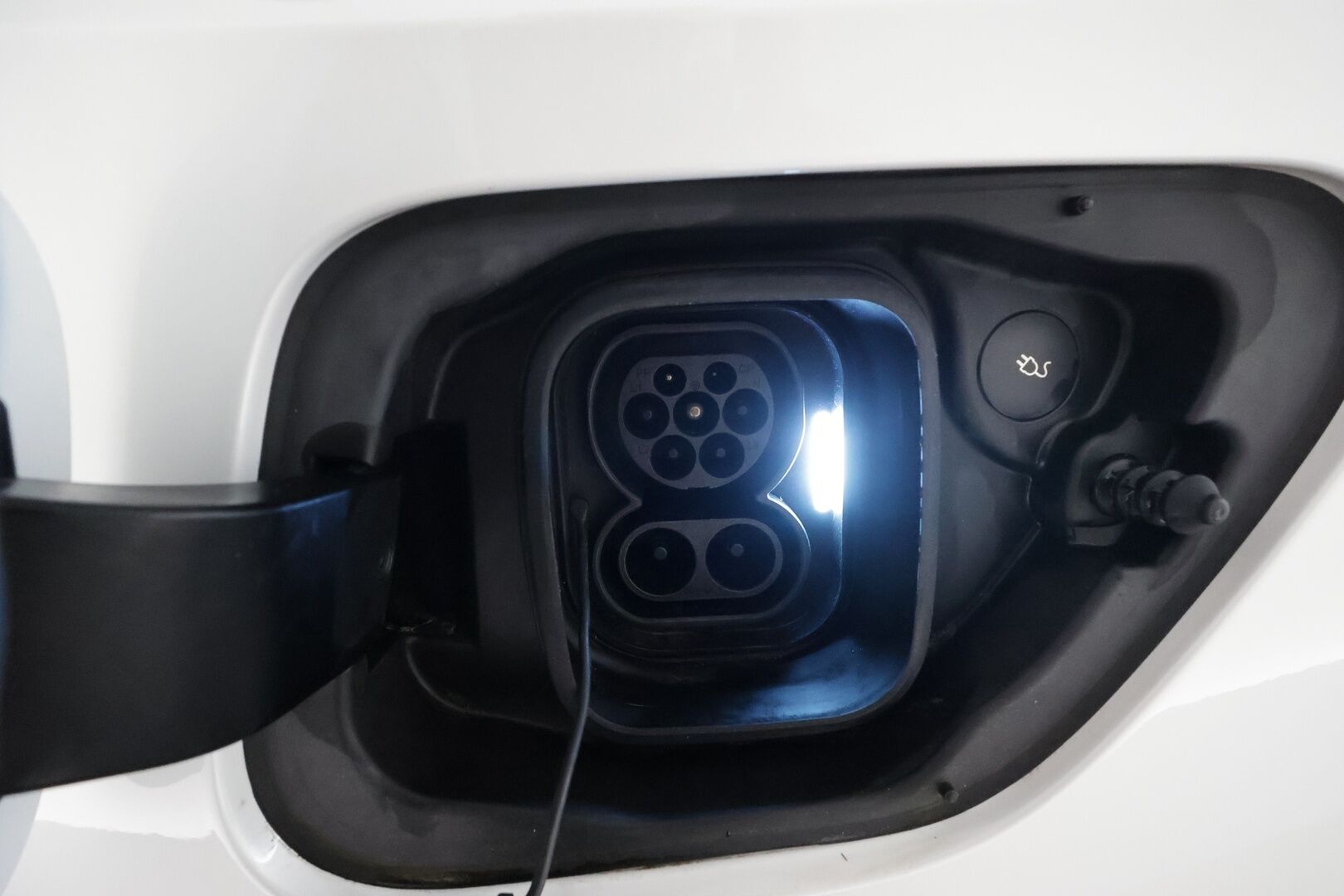 POLESTAR 2 2022 Standard Range Single Motor ** P.Kamera / LED-valot / Sporttipenkki Muistilla / Google Maps / Kaistavahti / KeylessGO ** - Akku Kuntotarkistettu!