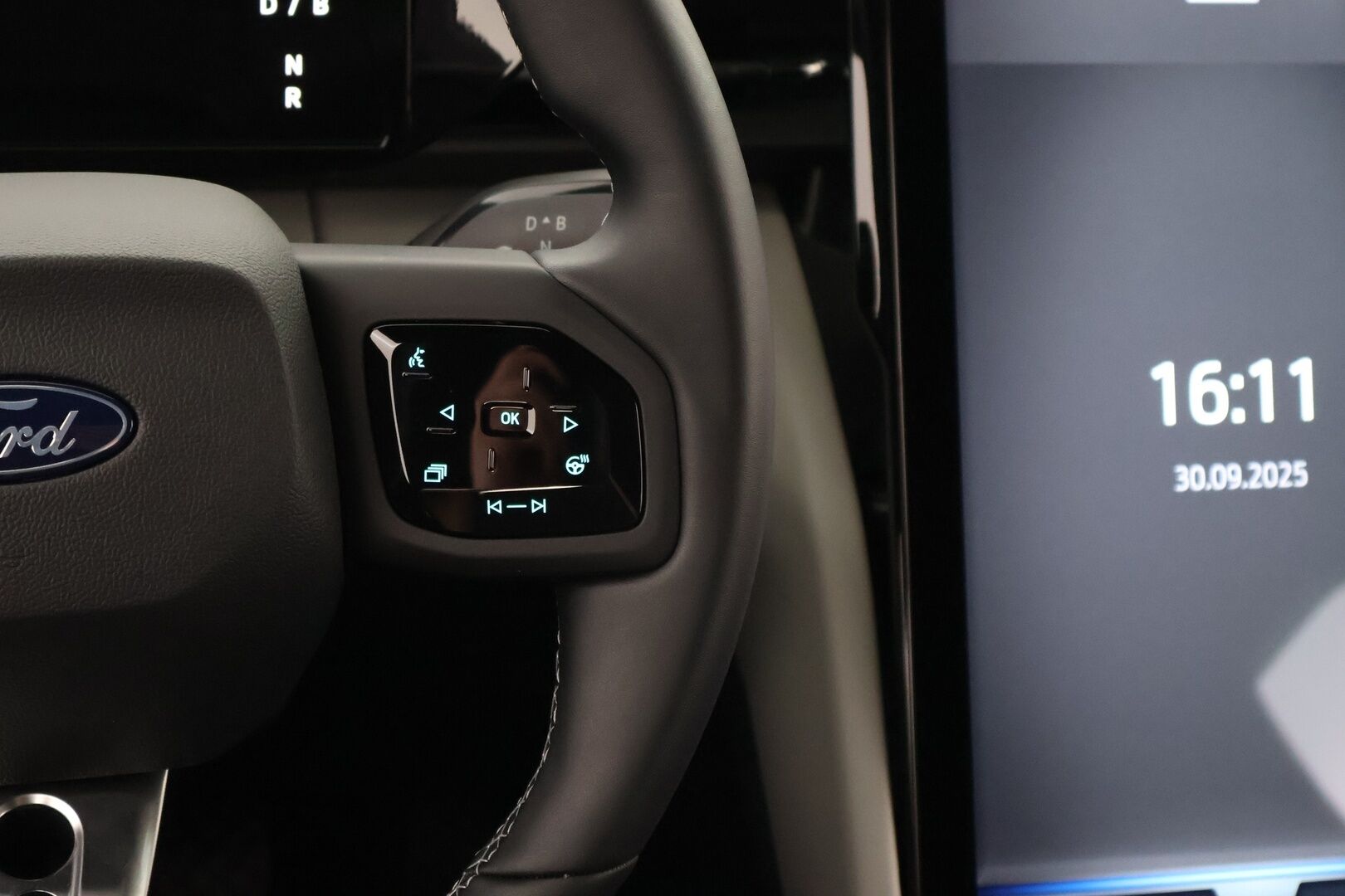 FORD CAPRI 2025 RWD Extended Range 77kWh 286hv * Lämpöpumppu / Adapt.Vakkari / Hieronta / Muistipenkki / Peruutuskamera / KeyLess - Vaihtoehto uudelle / ALV / Juuri tullut Tampereelle!