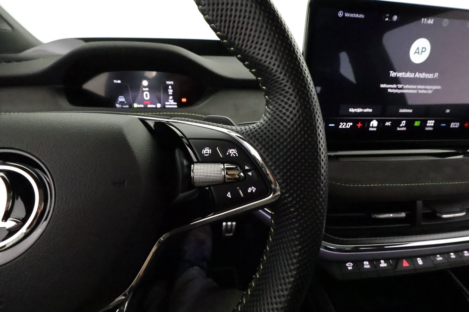 SKODA ENYAQ 2023 iV Coupe RS 220kW **Matrix LED / Canton / Adapt.vakkari / HUD / Muistipenkit / P.kamera / Lasikatto / Sporttipenkit / Nahka-Alcantara** - 3,99 % KORKOTARJOUS TÄHÄN AUTOON - Kahdet renkaat aluvanteilla / Merkkihuollettu / Lämpöpumppu