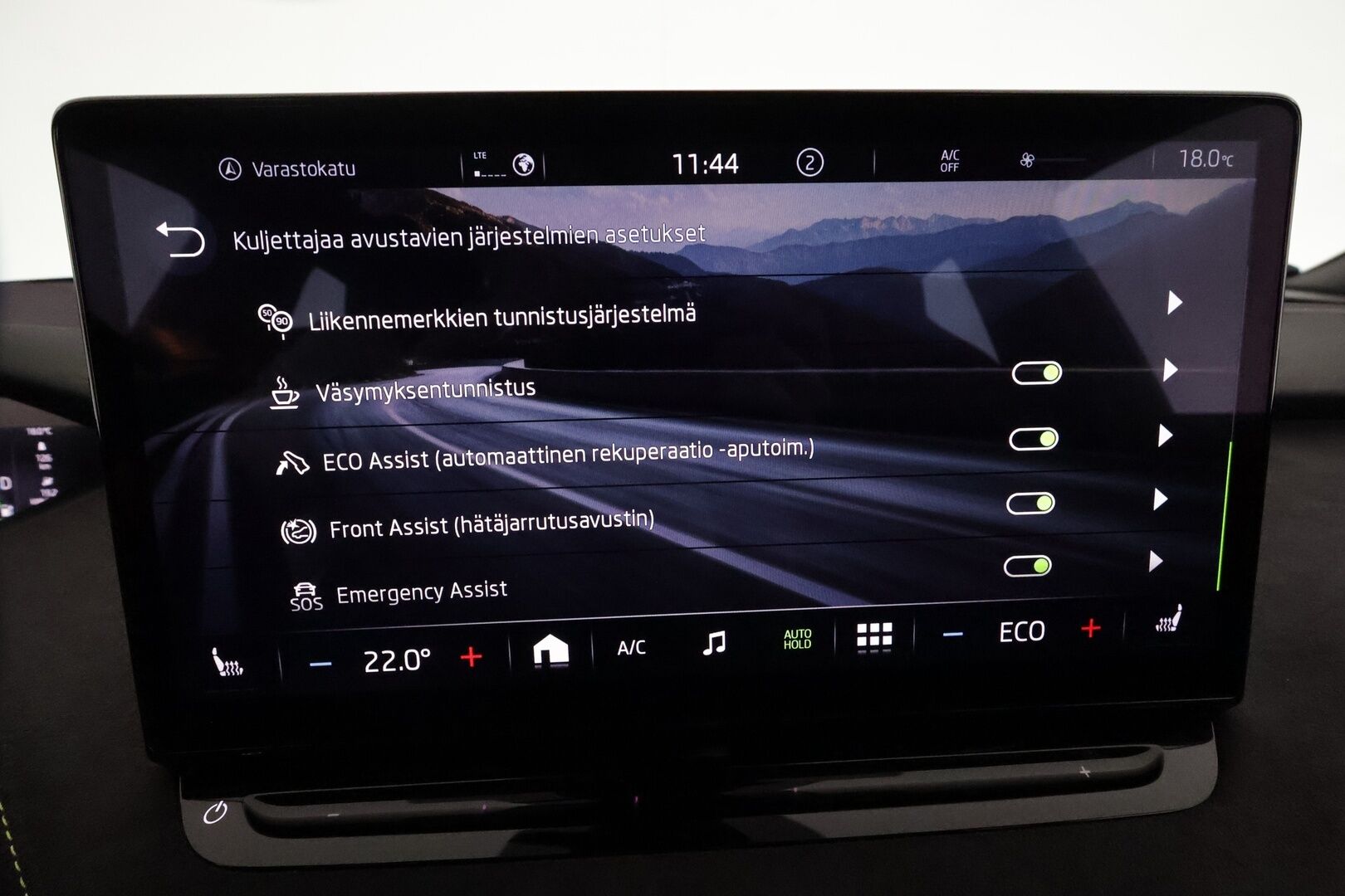 SKODA ENYAQ 2023 iV Coupe RS 220kW **Matrix LED / Canton / Adapt.vakkari / HUD / Muistipenkit / P.kamera / Lasikatto / Sporttipenkit / Nahka-Alcantara** - 3,99 % KORKOTARJOUS TÄHÄN AUTOON - Kahdet renkaat aluvanteilla / Merkkihuollettu / Lämpöpumppu