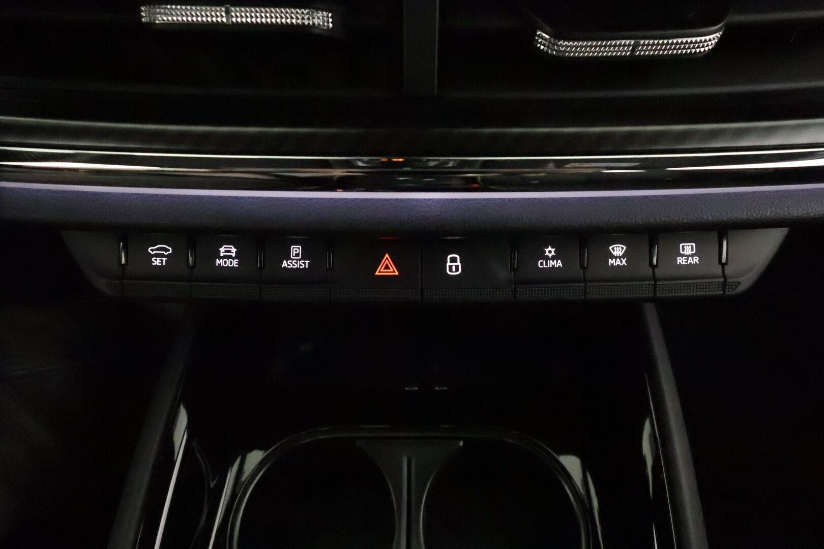 SKODA ENYAQ 2023 iV Coupe RS 220kW **Matrix LED / Canton / Adapt.vakkari / HUD / Muistipenkit / P.kamera / Lasikatto / Sporttipenkit / Nahka-Alcantara** - 3,99 % KORKOTARJOUS TÄHÄN AUTOON - Kahdet renkaat aluvanteilla / Merkkihuollettu / Lämpöpumppu