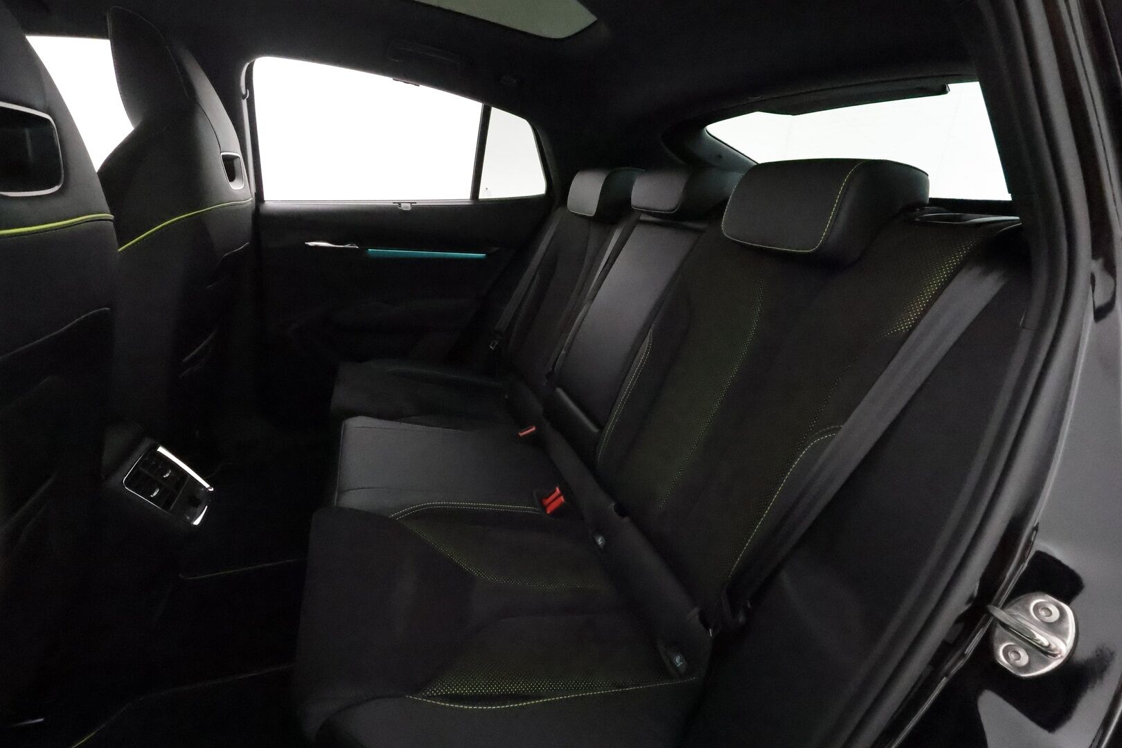 SKODA ENYAQ 2023 iV Coupe RS 220kW **Matrix LED / Canton / Adapt.vakkari / HUD / Muistipenkit / P.kamera / Lasikatto / Sporttipenkit / Nahka-Alcantara** - 3,99 % KORKOTARJOUS TÄHÄN AUTOON - Kahdet renkaat aluvanteilla / Merkkihuollettu / Lämpöpumppu