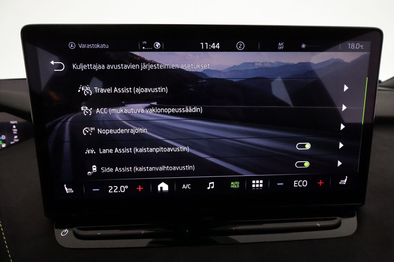 SKODA ENYAQ 2023 iV Coupe RS 220kW **Matrix LED / Canton / Adapt.vakkari / HUD / Muistipenkit / P.kamera / Lasikatto / Sporttipenkit / Nahka-Alcantara** - 3,99 % KORKOTARJOUS TÄHÄN AUTOON - Kahdet renkaat aluvanteilla / Merkkihuollettu / Lämpöpumppu
