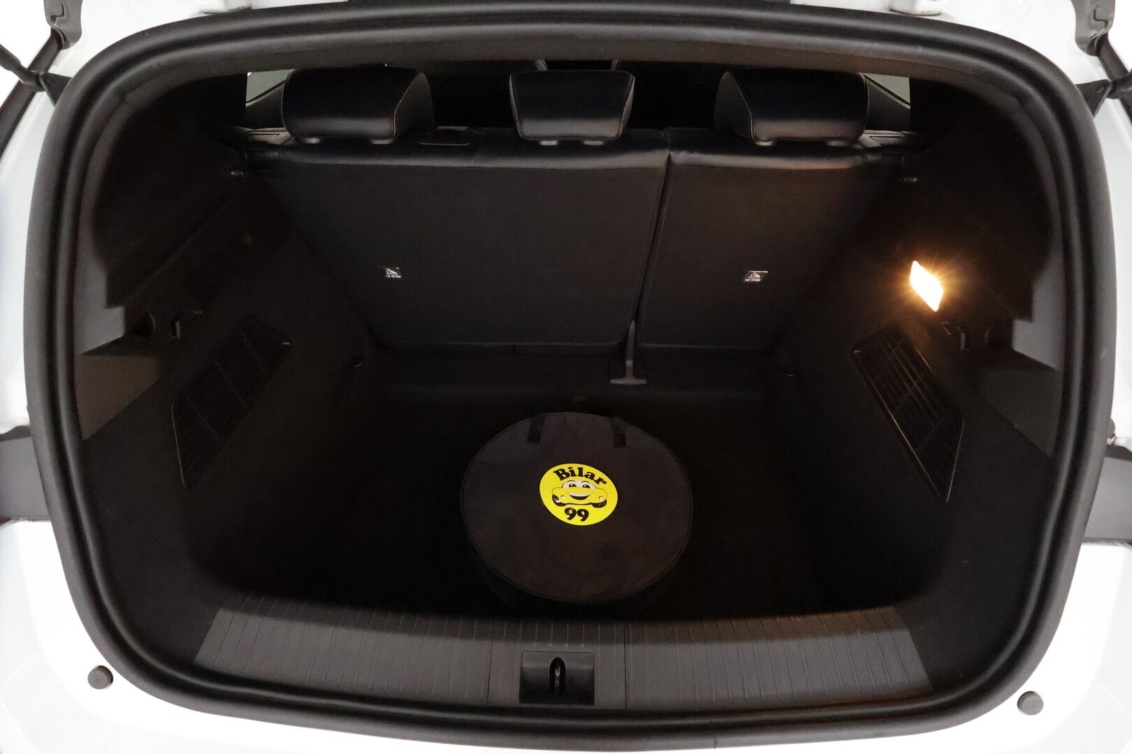 RENAULT MEGANE 2023 E-Tech electric 60kWh 220hv Iconic **Lämpöpumppu / H&K / Hierovat penkit / 360 Kamera / Adapt. vakkari / Apple&Android** - 3,99 % KORKOTARJOUS TÄHÄN AUTOON - 
