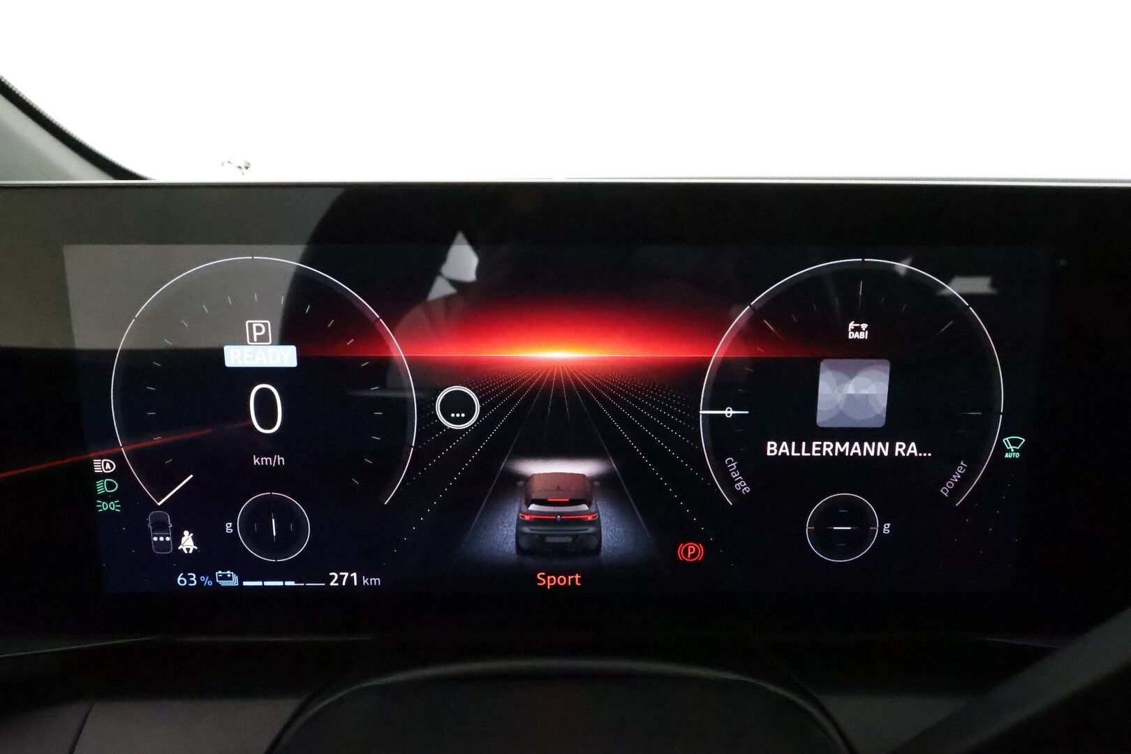 RENAULT MEGANE 2023 E-Tech electric 60kWh 220hv Iconic **Lämpöpumppu / H&K / Hierovat penkit / 360 Kamera / Adapt. vakkari / Apple&Android** - 3,99 % KORKOTARJOUS TÄHÄN AUTOON - 