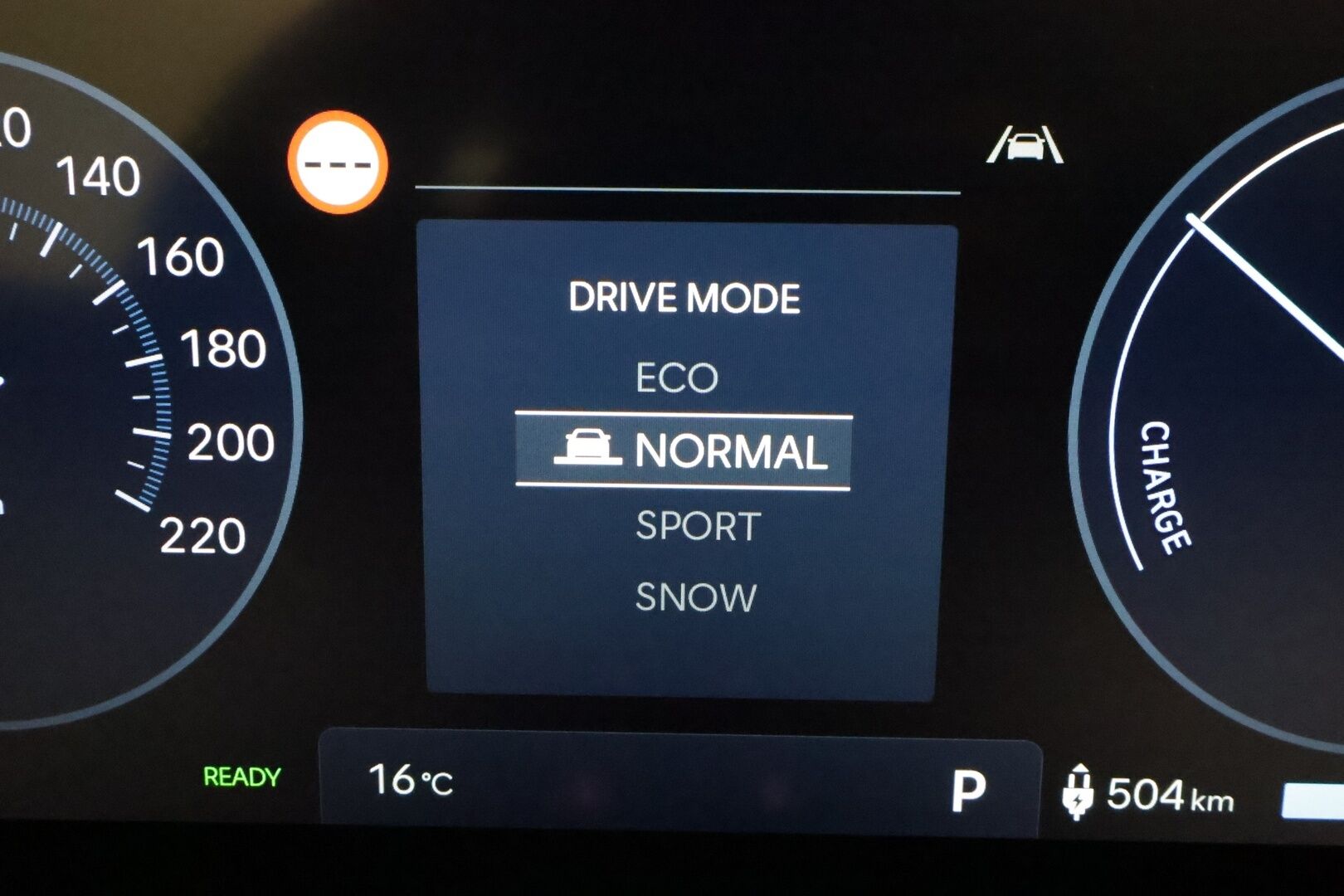 HYUNDAI KONA 2024 65 kWh 217 hv Premium **Adapt.vakkari / HUD / Bose / Lämpöpumppu / Sähköpenkit ilmasotinnilla / LED / Lasikattoluukku** - 3,99 % KORKOTARJOUS TÄHÄN AUTOON - Akku kuntotarkastettu! / Muistipenkki / 360.kamera / Digimittaristo / Nahat / KeylessGo
