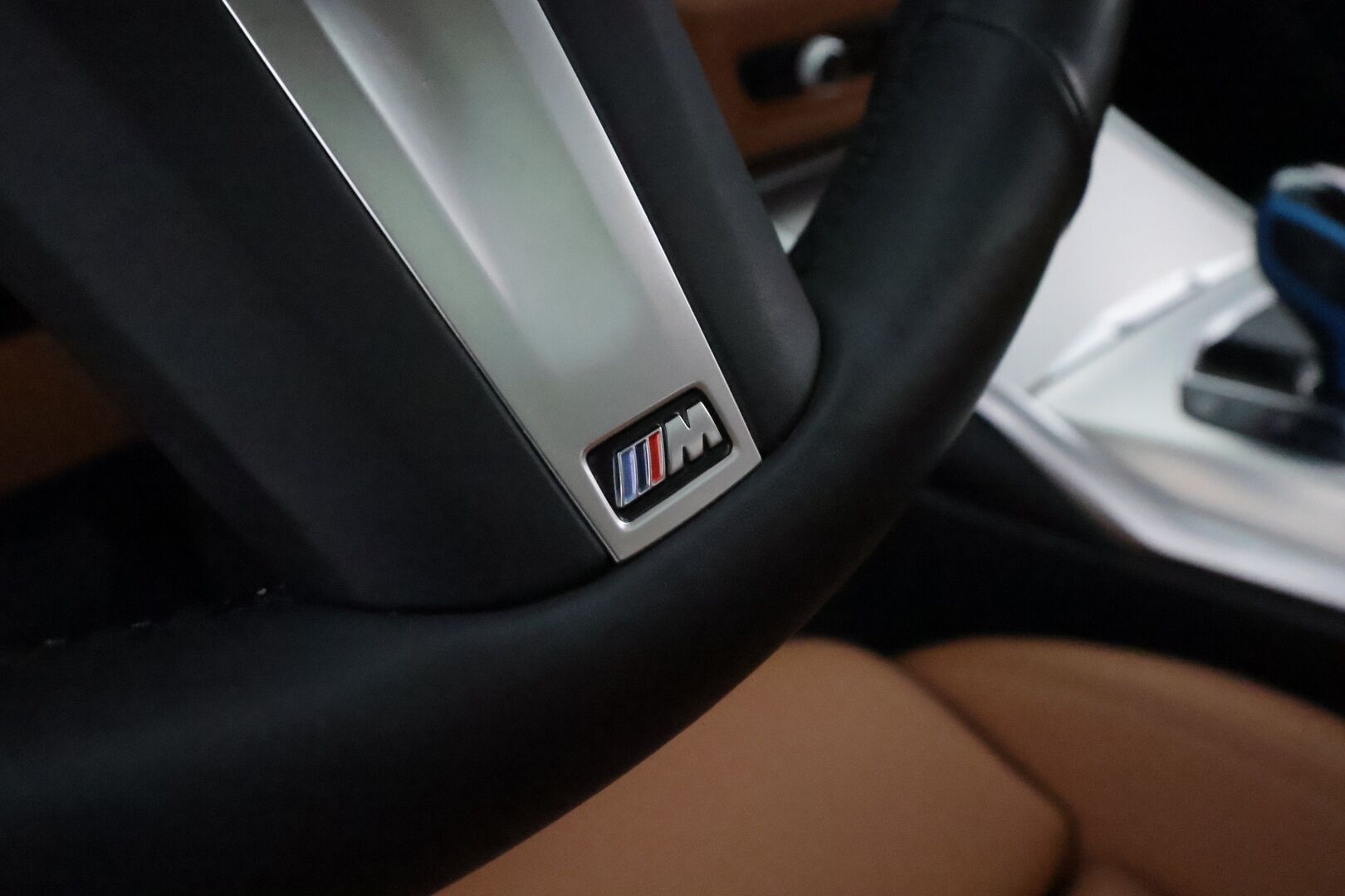 BMW I4 2022 eDrive40 Gran Coupe **WIdescreen / HUD / Adapt.Vakkari / HiFi / LED-valot / P.kamera / Sporttipenkki Muistilla** - 3,99 % KORKOTARJOUS TÄHÄN AUTOON - Akku kuntotarkastettu! / Merkkihuollettu / HYVILLÄ VARUSTEILLA!