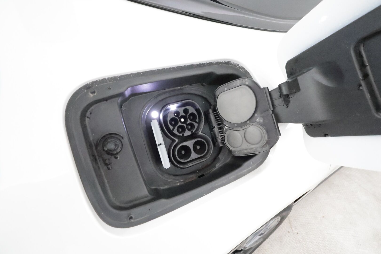 BMW I4 2022 eDrive40 Gran Coupe **WIdescreen / HUD / Adapt.Vakkari / HiFi / LED-valot / P.kamera / Sporttipenkki Muistilla** - 3,99 % KORKOTARJOUS TÄHÄN AUTOON - Akku kuntotarkastettu! / Merkkihuollettu / HYVILLÄ VARUSTEILLA!