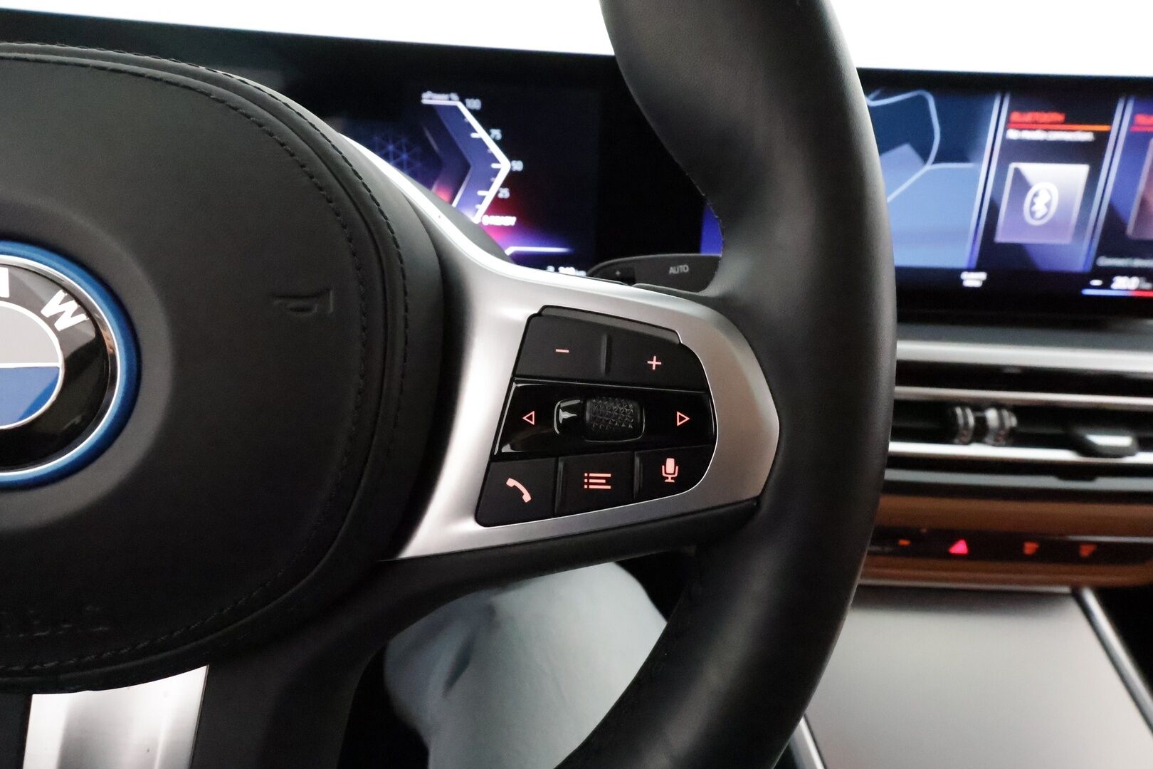 BMW I4 2022 eDrive40 Gran Coupe **WIdescreen / HUD / Adapt.Vakkari / HiFi / LED-valot / P.kamera / Sporttipenkki Muistilla** - 3,99 % KORKOTARJOUS TÄHÄN AUTOON - Akku kuntotarkastettu! / Merkkihuollettu / HYVILLÄ VARUSTEILLA!