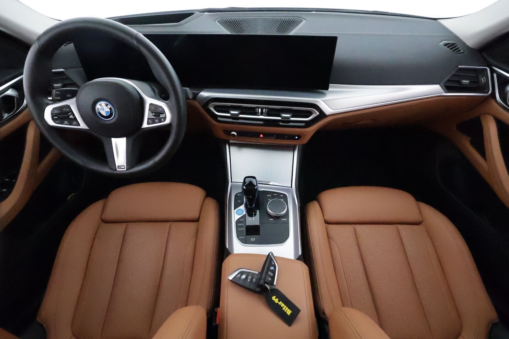 BMW I4 2022 eDrive40 Gran Coupe **WIdescreen / HUD / Adapt.Vakkari / HiFi / LED-valot / P.kamera / Sporttipenkki Muistilla** - 3,99 % KORKOTARJOUS TÄHÄN AUTOON - Akku kuntotarkastettu! / Merkkihuollettu / HYVILLÄ VARUSTEILLA!