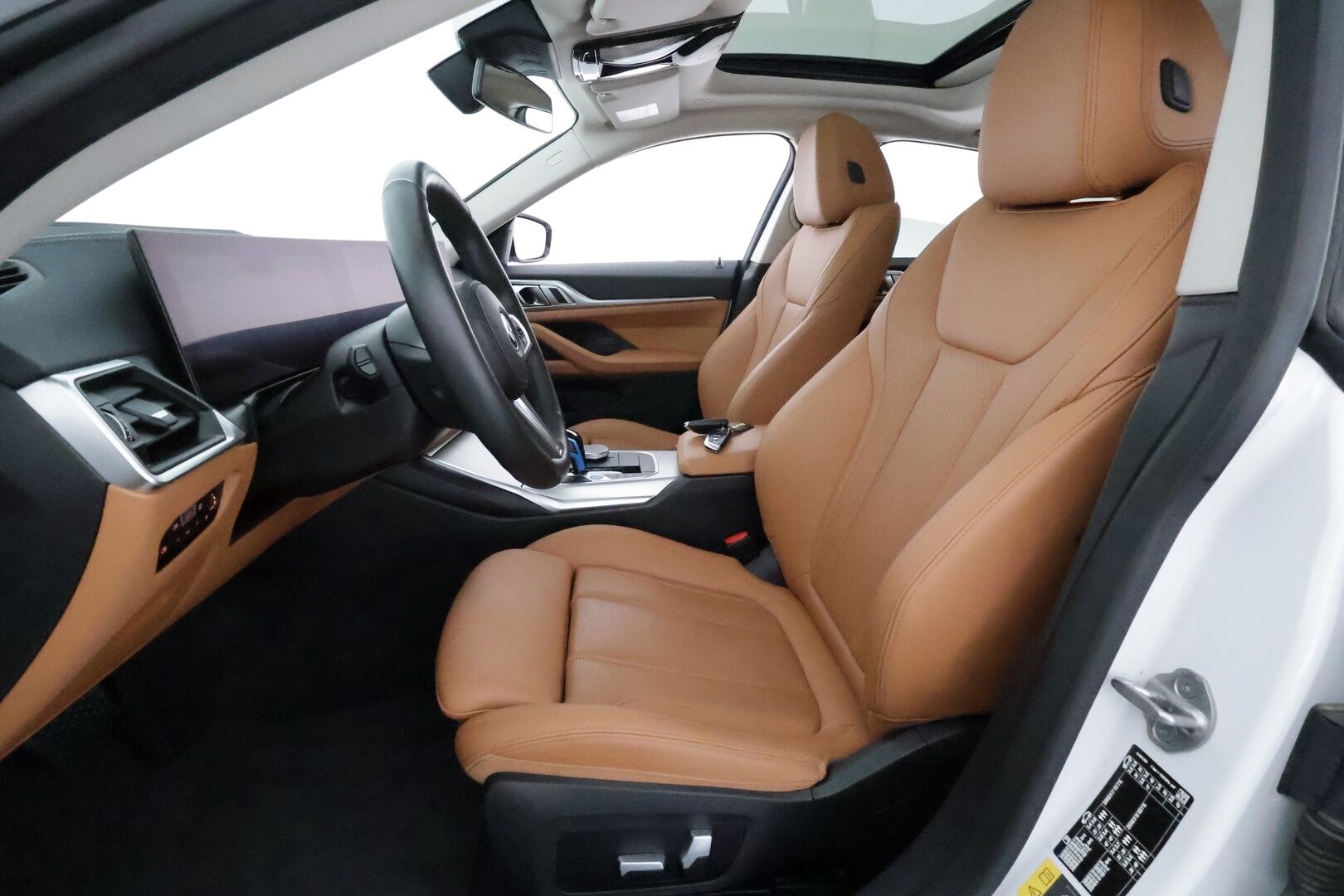 BMW I4 2022 eDrive40 Gran Coupe **WIdescreen / HUD / Adapt.Vakkari / HiFi / LED-valot / P.kamera / Sporttipenkki Muistilla** - 3,99 % KORKOTARJOUS TÄHÄN AUTOON - Akku kuntotarkastettu! / Merkkihuollettu / HYVILLÄ VARUSTEILLA!
