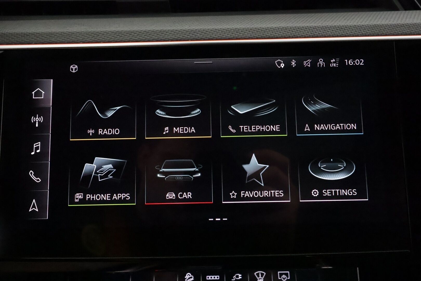 AUDI E-TRON 2022 Sportback Advanced 50 quattro **Panorama / HUD / B&O / Adapt.Vakkari / Matrix-LED / 360° / Sporttipenkki Muistilla** - 3,99 % KORKOTARJOUS TÄHÄN AUTOON - 2x Latauskaapelit / HUIPPU VARUSTEET!