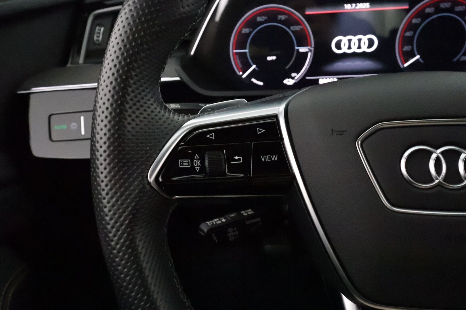 AUDI E-TRON 2022 Sportback Advanced 50 quattro **Panorama / HUD / B&O / Adapt.Vakkari / Matrix-LED / 360° / Sporttipenkki Muistilla** - 3,99 % KORKOTARJOUS TÄHÄN AUTOON - 2x Latauskaapelit / HUIPPU VARUSTEET!
