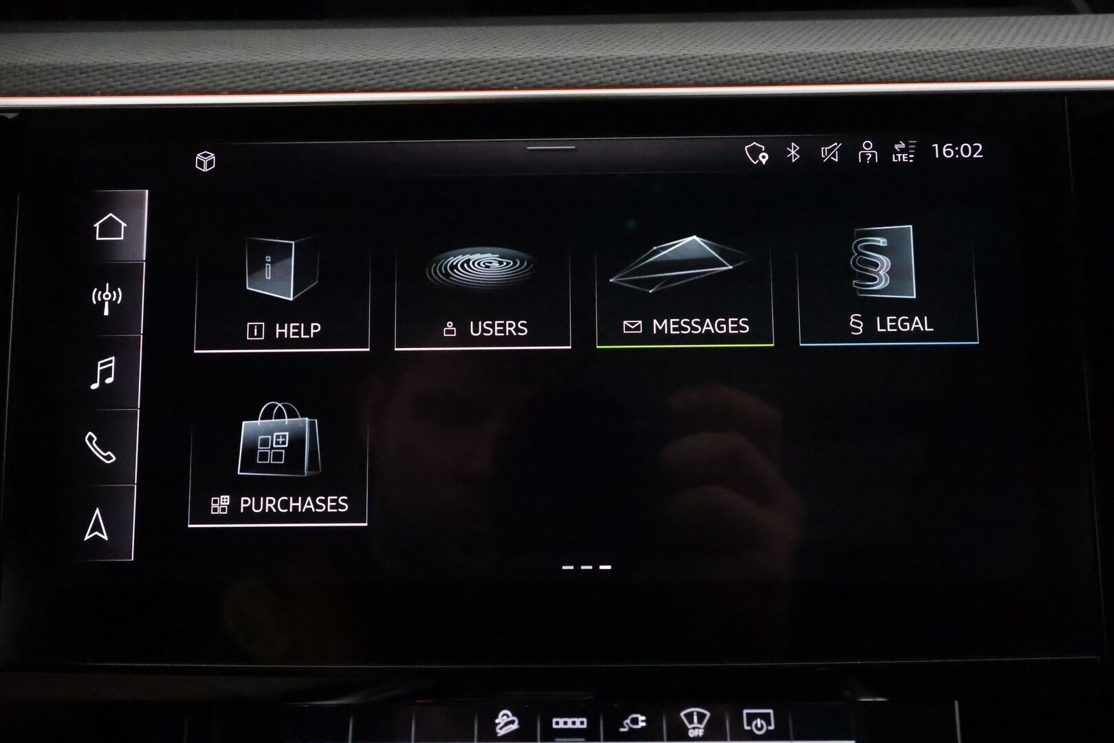 AUDI E-TRON 2022 Sportback Advanced 50 quattro **Panorama / HUD / B&O / Adapt.Vakkari / Matrix-LED / 360° / Sporttipenkki Muistilla** - 3,99 % KORKOTARJOUS TÄHÄN AUTOON - 2x Latauskaapelit / HUIPPU VARUSTEET!