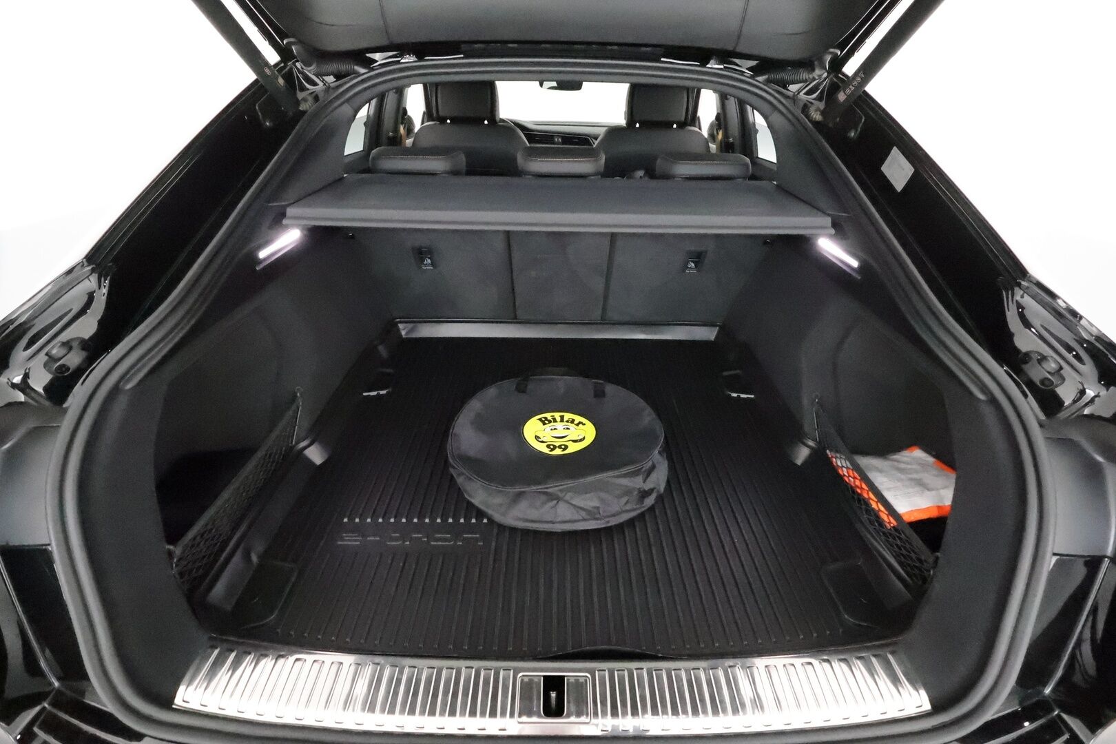 AUDI E-TRON 2022 Sportback Advanced 50 quattro **Panorama / HUD / B&O / Adapt.Vakkari / Matrix-LED / 360° / Sporttipenkki Muistilla** - 3,99 % KORKOTARJOUS TÄHÄN AUTOON - 2x Latauskaapelit / HUIPPU VARUSTEET!
