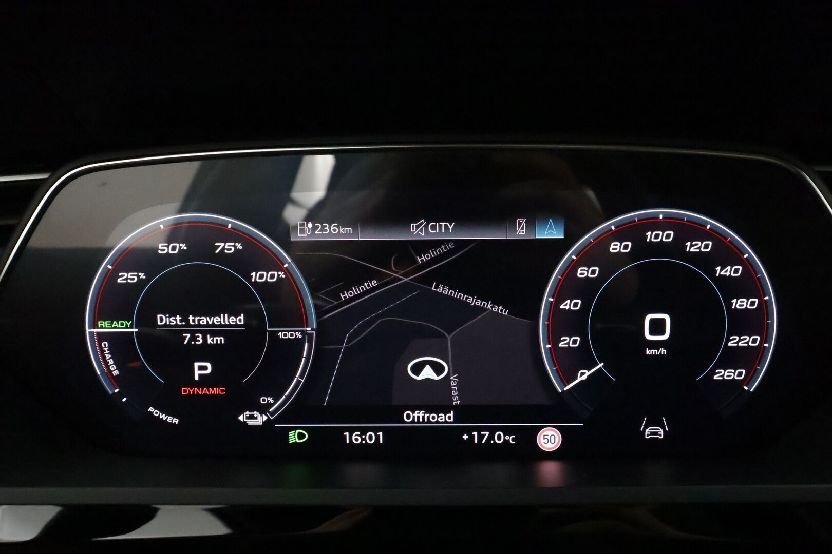 AUDI E-TRON 2022 Sportback Advanced 50 quattro **Panorama / HUD / B&O / Adapt.Vakkari / Matrix-LED / 360° / Sporttipenkki Muistilla** - 3,99 % KORKOTARJOUS TÄHÄN AUTOON - 2x Latauskaapelit / HUIPPU VARUSTEET!
